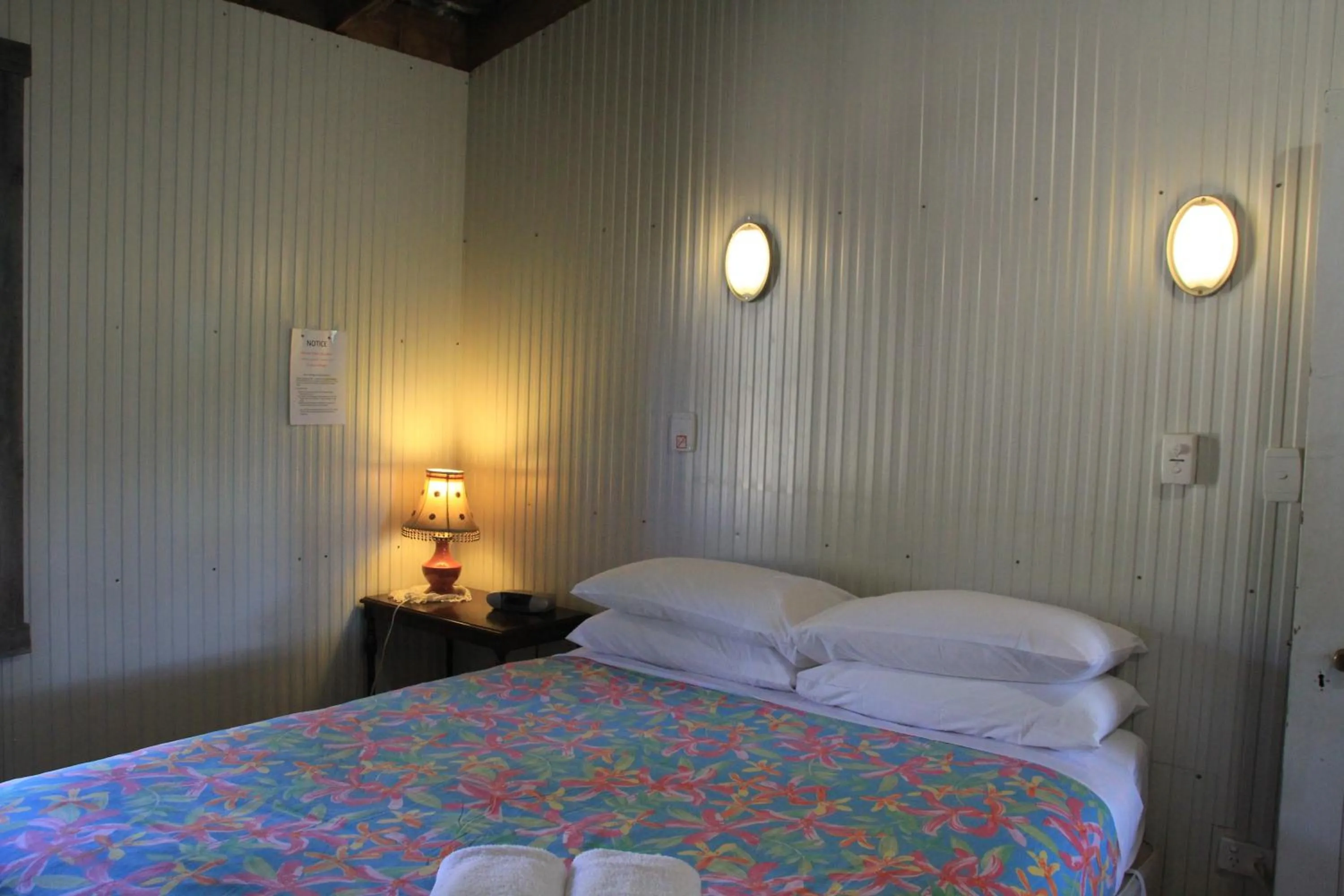 Bedroom, Bed in Lovedale Cottages Hunter Valley