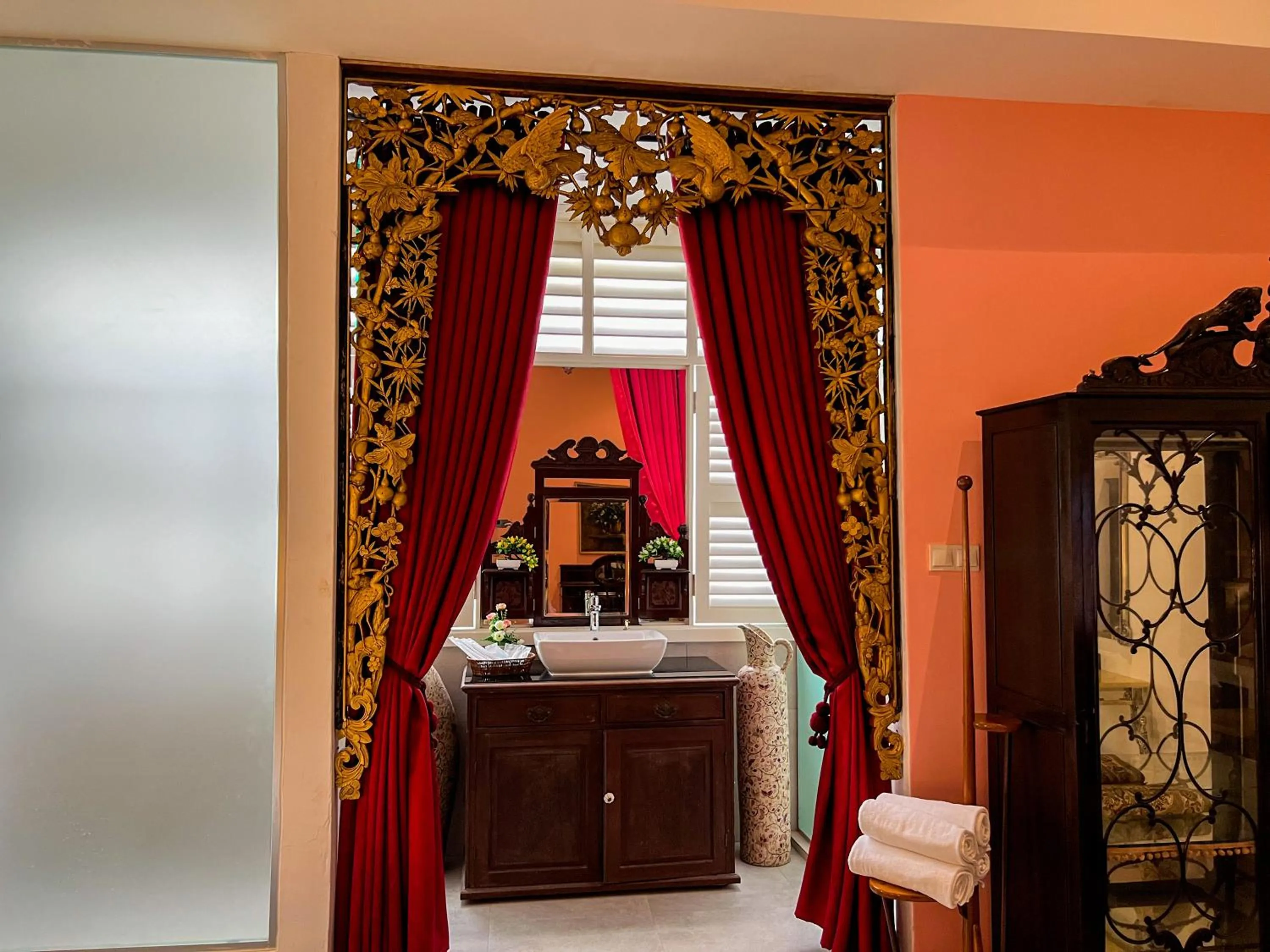 hair dresser in Peranakan Suites Georgetown