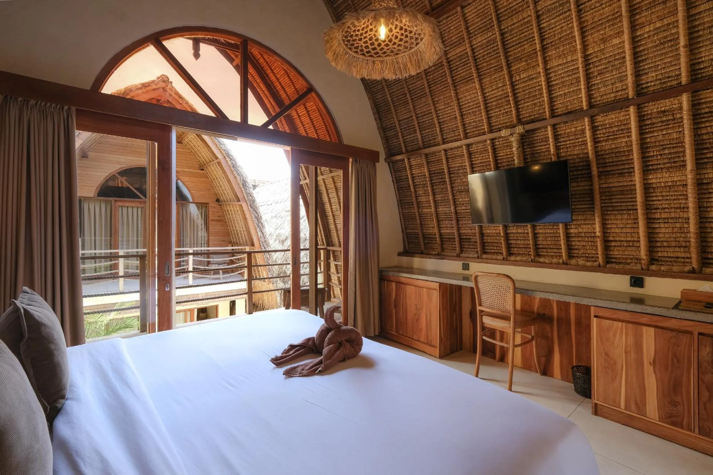 Bed in Lulu's Villas