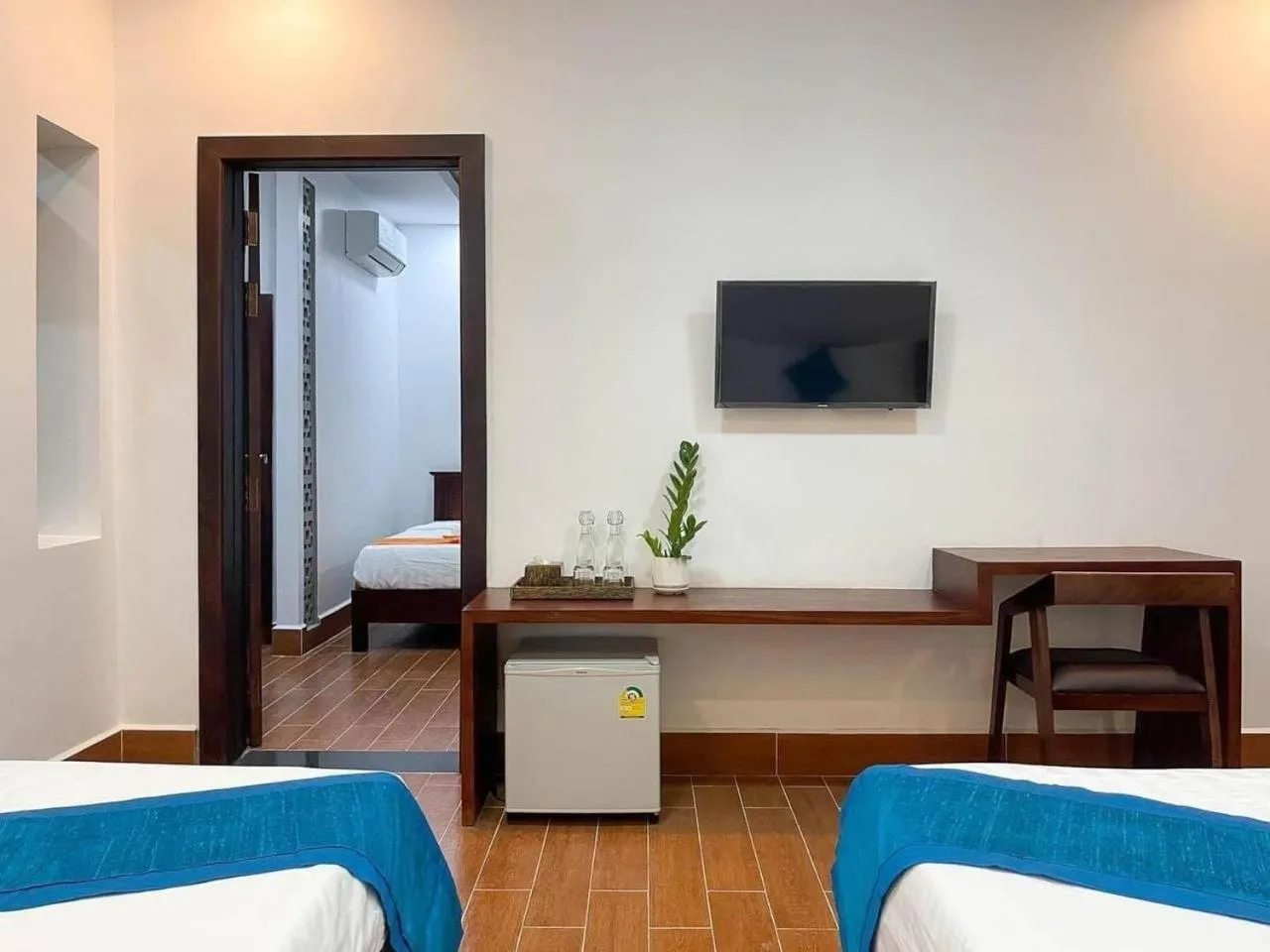 TV and multimedia, Bed in Angkearboss Villa