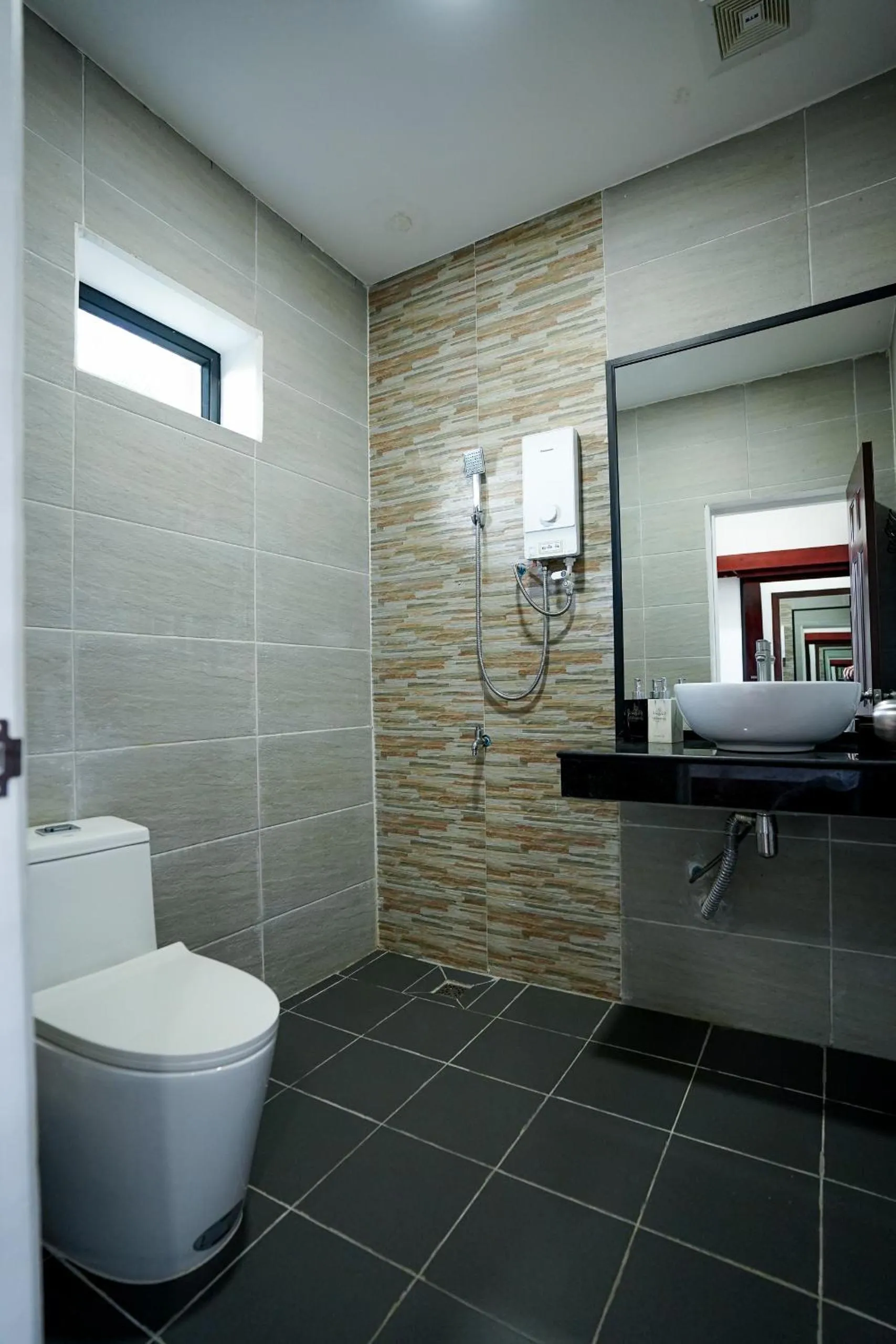 Toilet in Angkearboss Villa