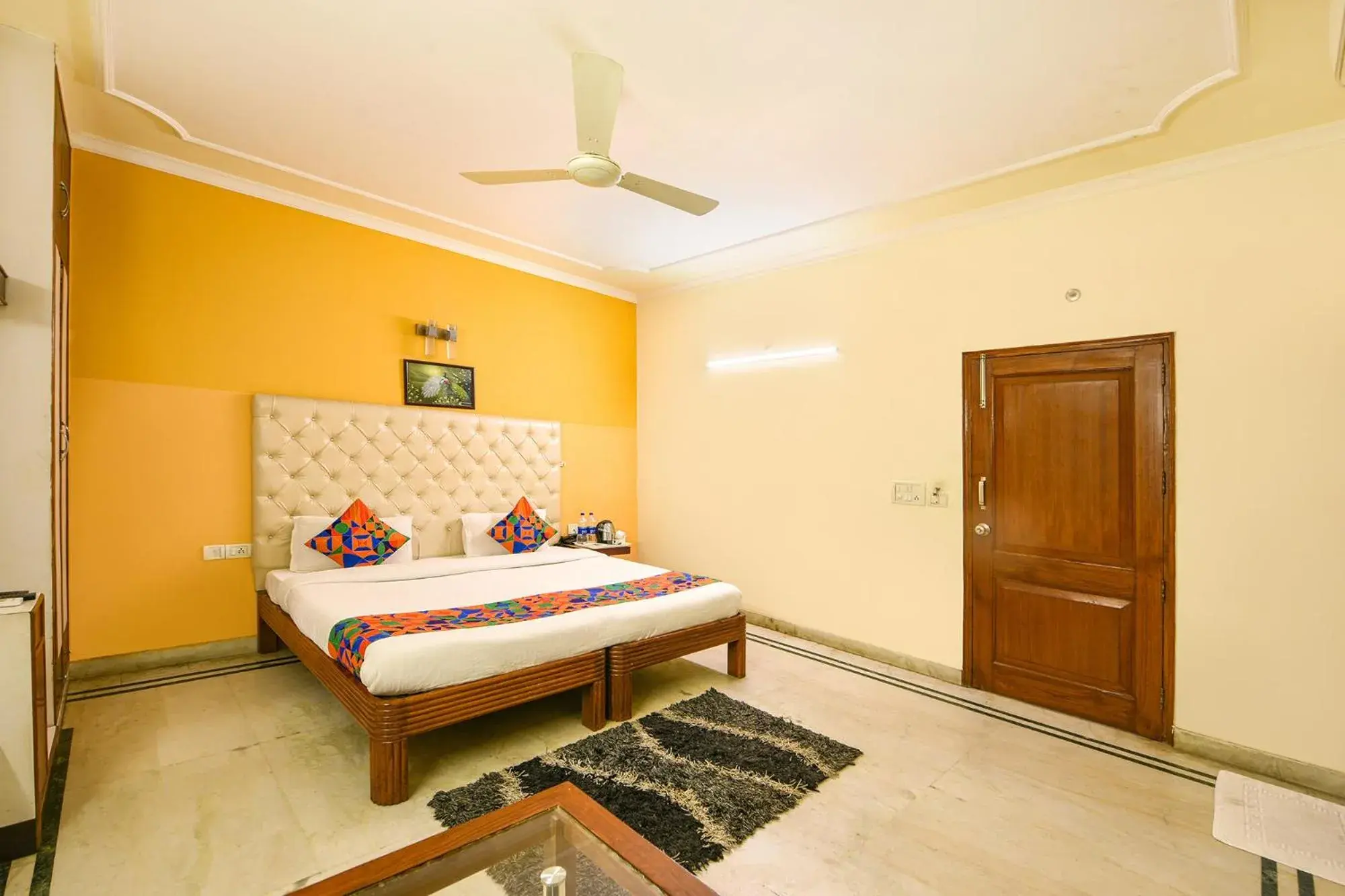 Deluxe Room - single occupancy in FabHotel Gracious Inn Deluxe Room - single occupancy in FabHotel Gracious Inn