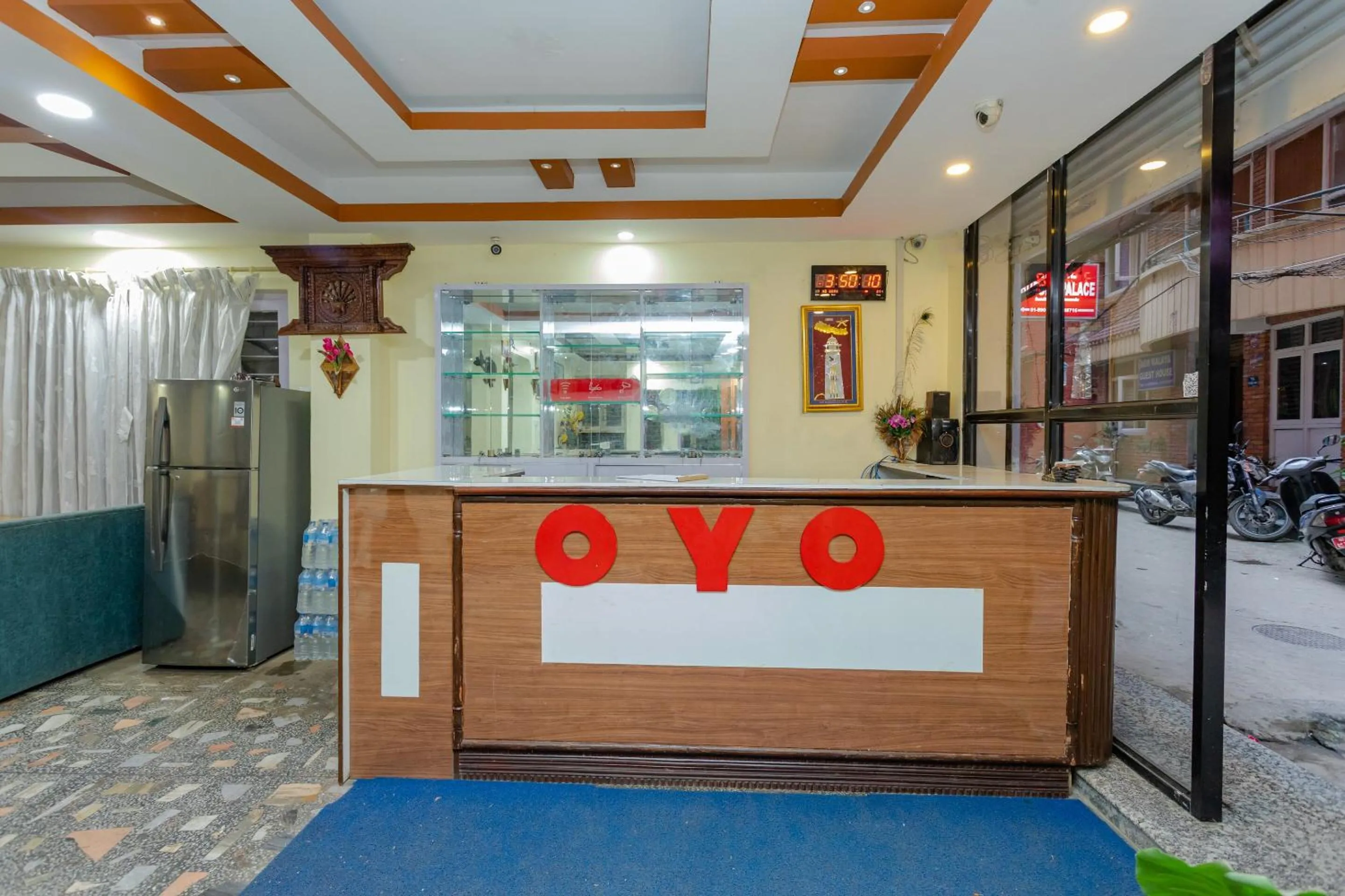 Lobby or reception in OYO 811 Hotel New Pokhara Palace