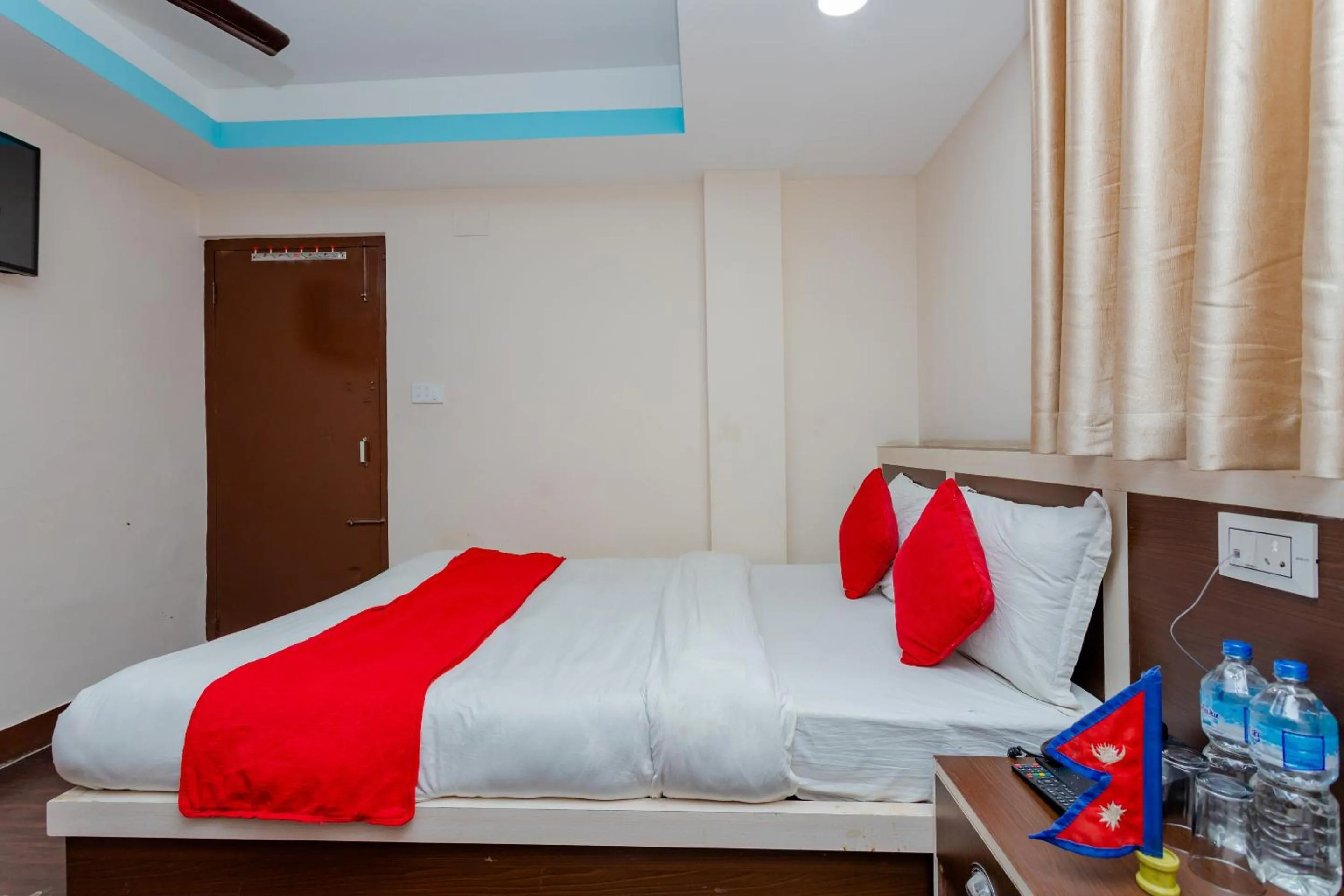 Bedroom, Bed in OYO 811 Hotel New Pokhara Palace