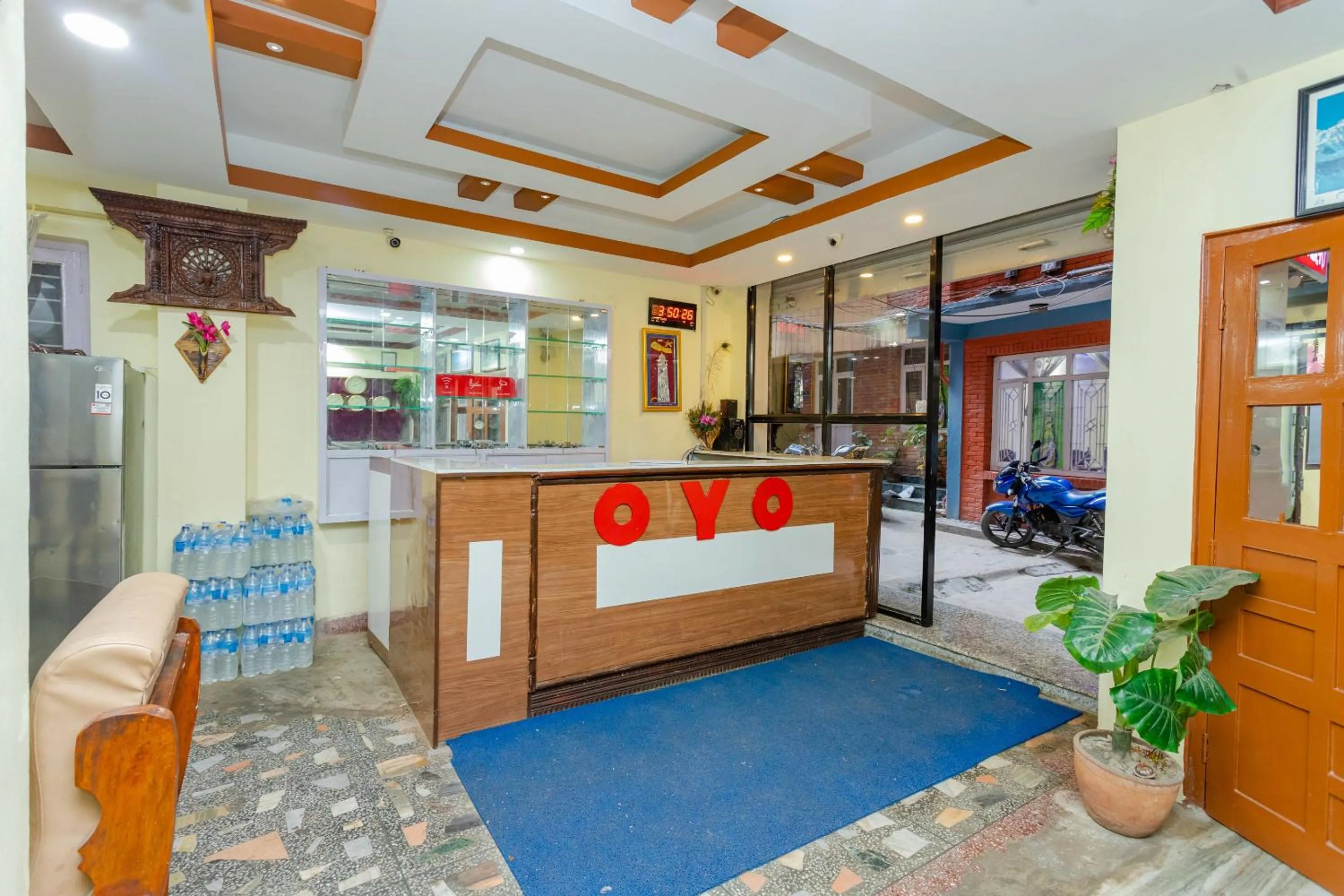 Lobby or reception in OYO 811 Hotel New Pokhara Palace