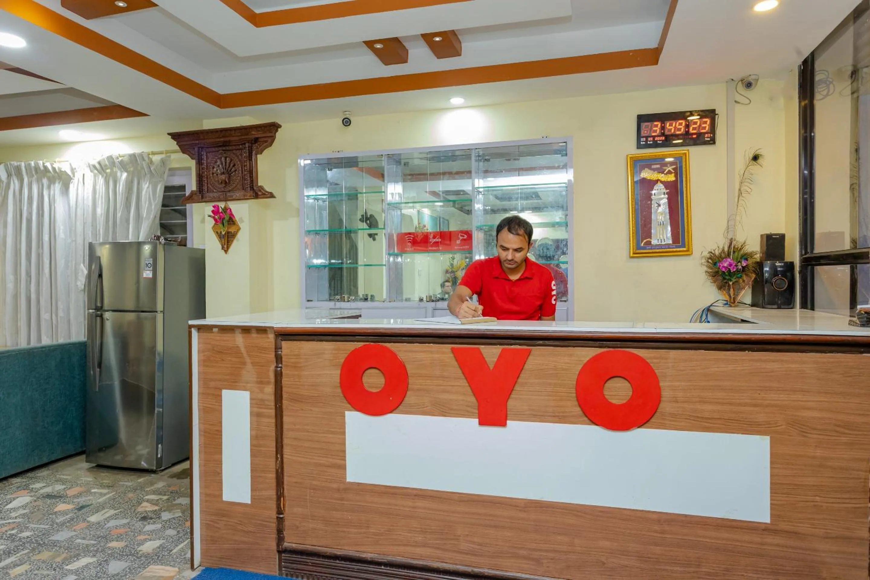 Lobby or reception in OYO 811 Hotel New Pokhara Palace