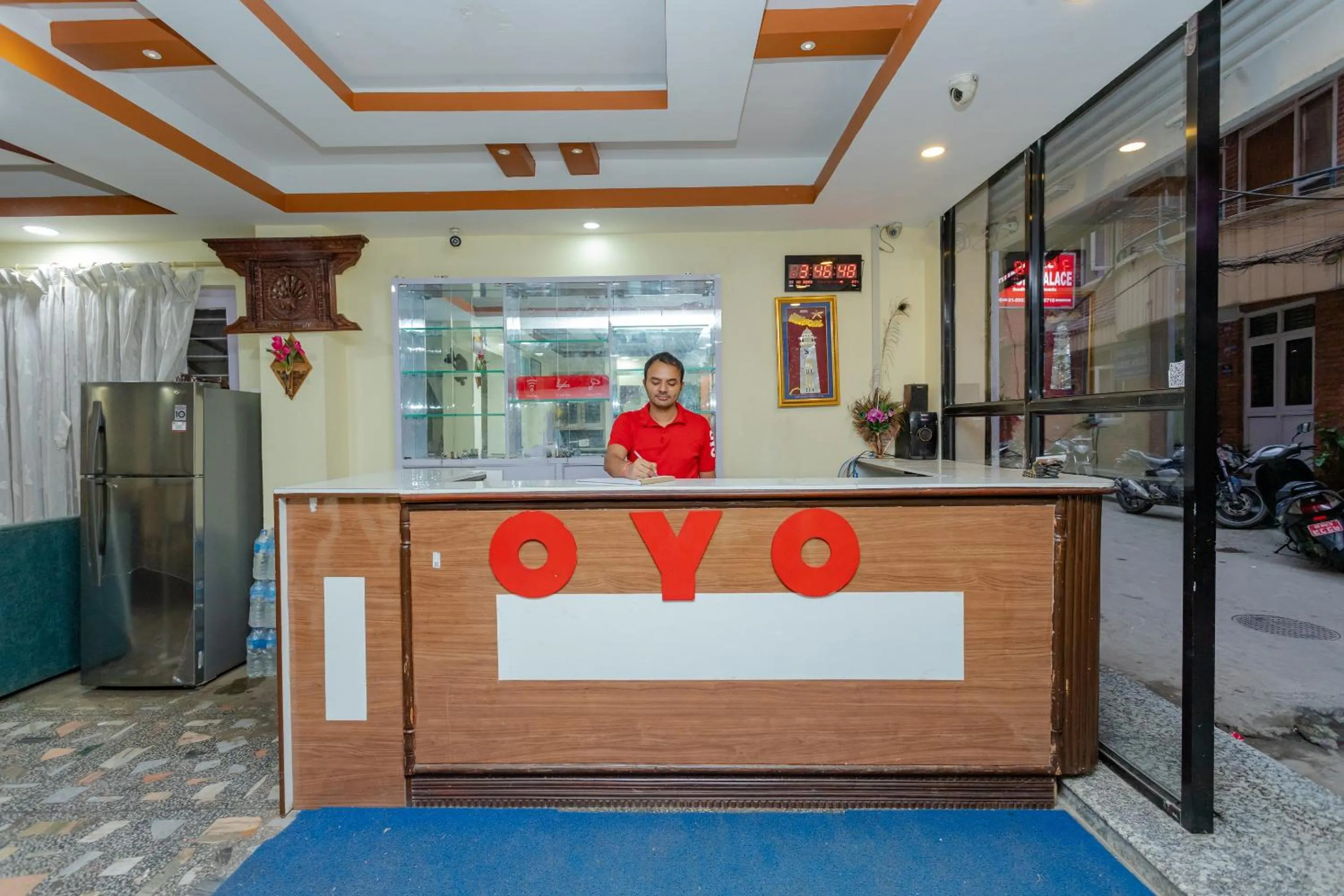 Lobby or reception in OYO 811 Hotel New Pokhara Palace