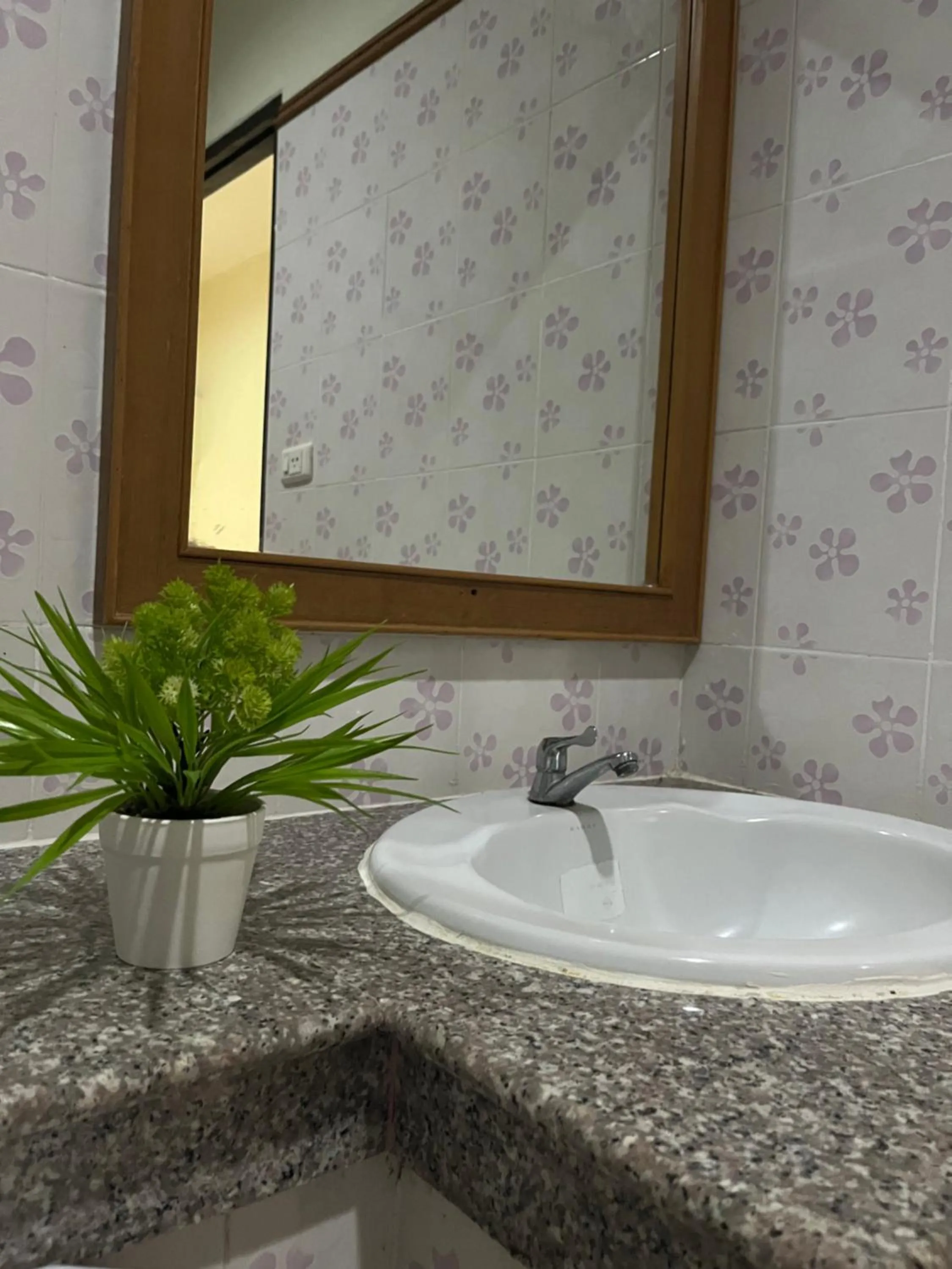 Bathroom in Chat Residence Hotel
