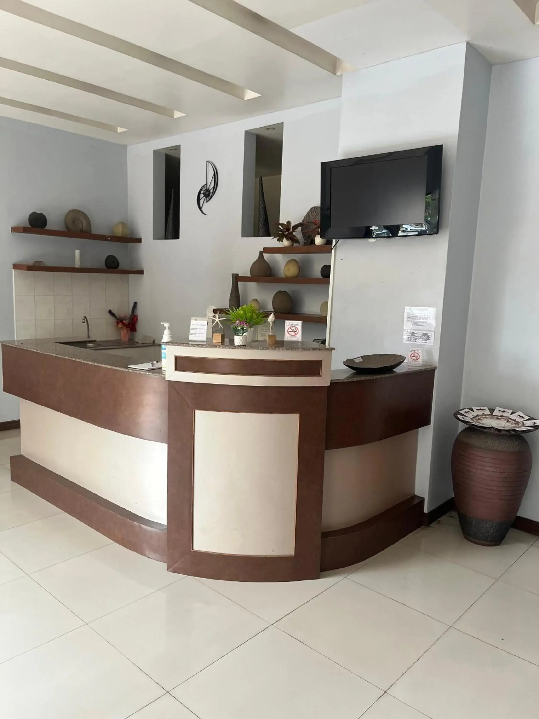 Lobby or reception in Chat Residence Hotel Lobby or reception in Chat Residence Hotel