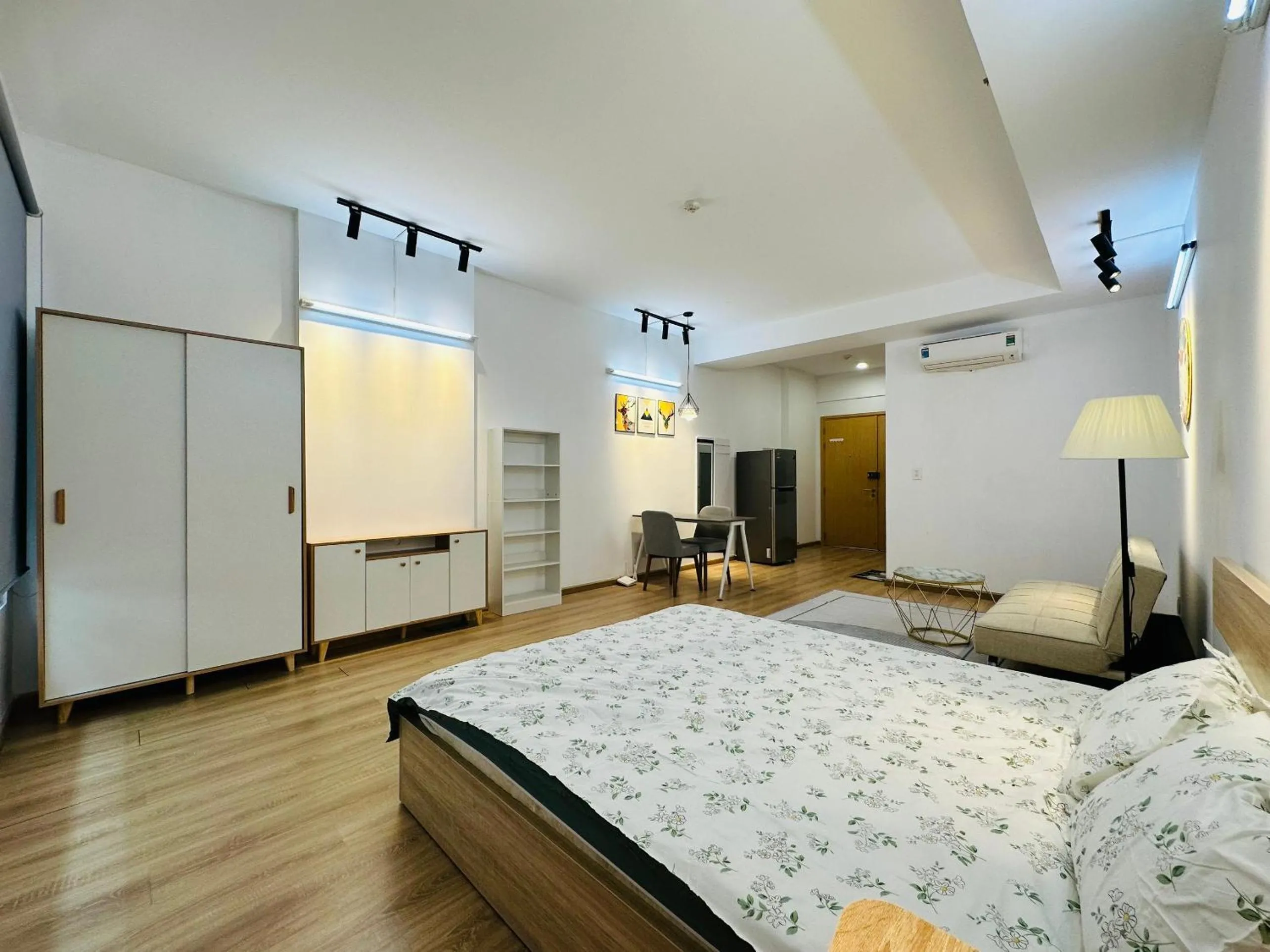 Bed in CHARMINGTON LA POINTE - LUXURY APARTMENT DISTRICT 10