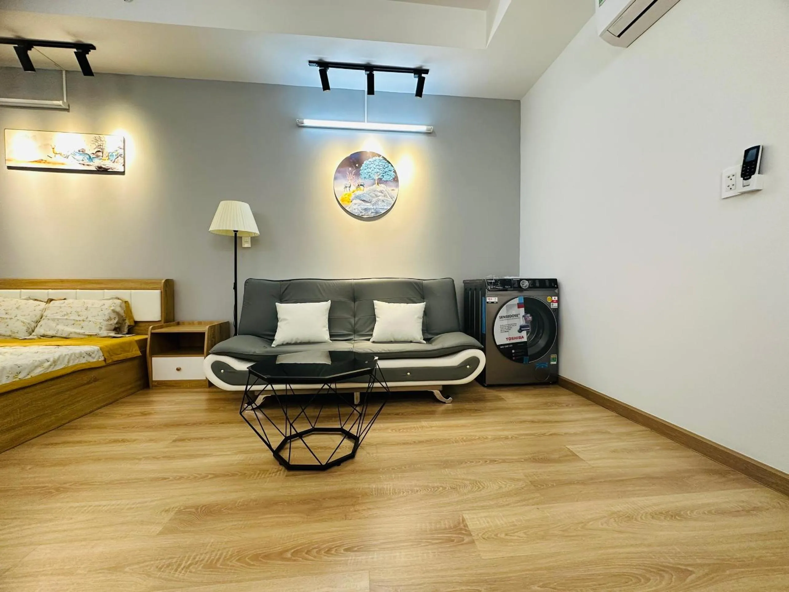 CHARMINGTON LA POINTE - LUXURY APARTMENT DISTRICT 10