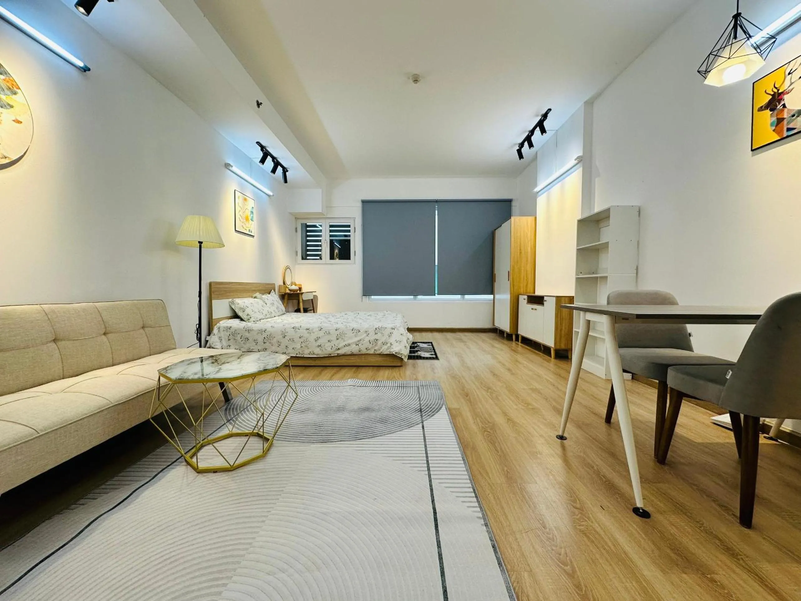 CHARMINGTON LA POINTE - LUXURY APARTMENT DISTRICT 10