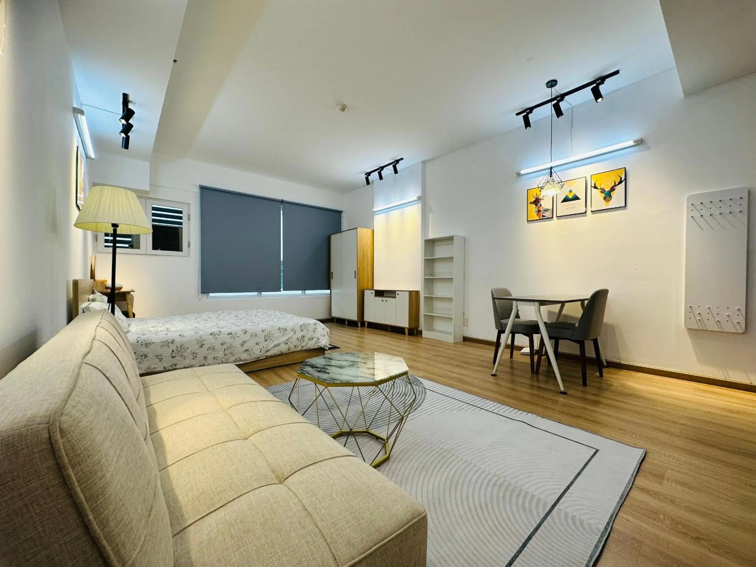 CHARMINGTON LA POINTE - LUXURY APARTMENT DISTRICT 10