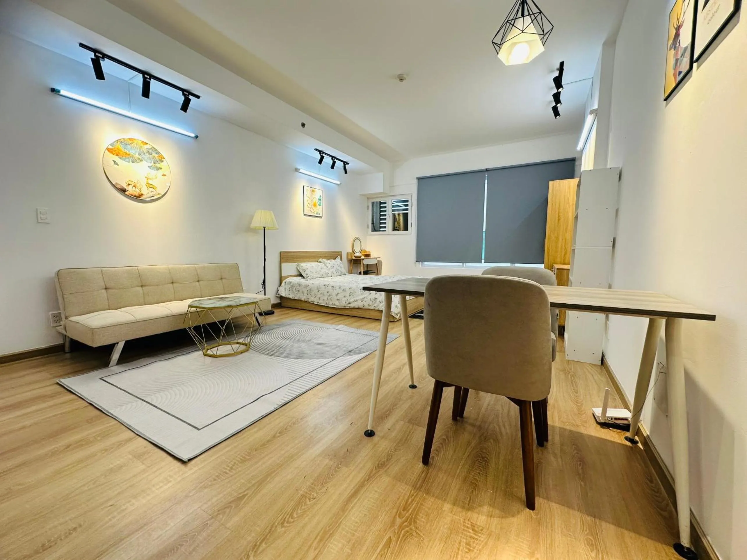 CHARMINGTON LA POINTE - LUXURY APARTMENT DISTRICT 10