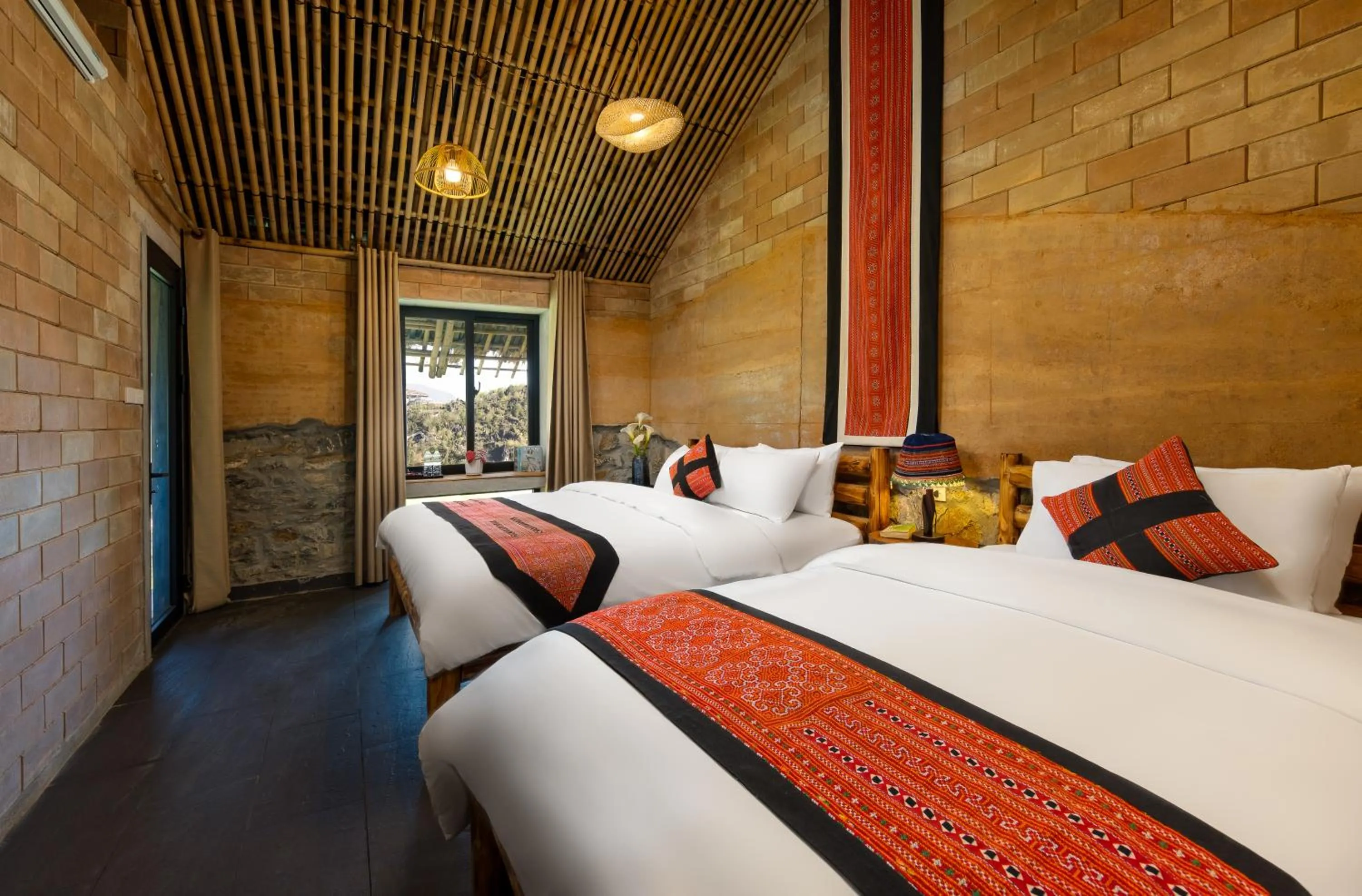 Bed in Sapaxa Spring Garden Ecolodge