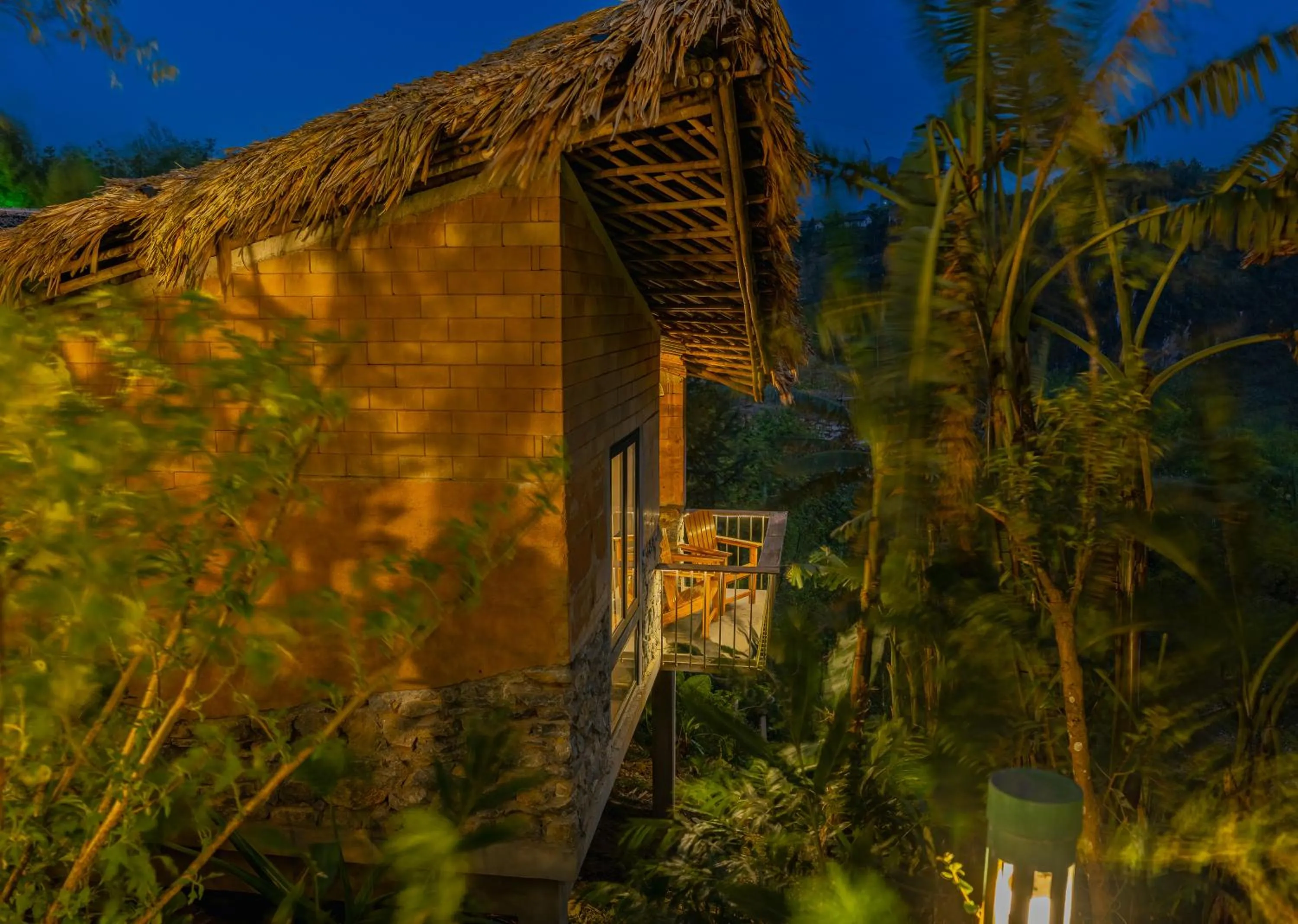 Night in Sapaxa Spring Garden Ecolodge