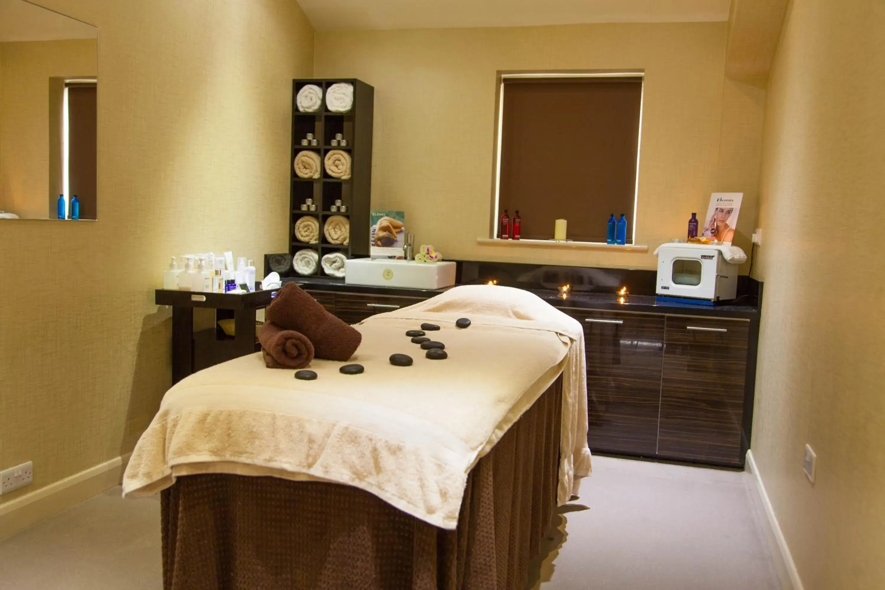 Massage, Bed in The Parsonage Hotel & Spa Massage, Bed in The Parsonage Hotel & Spa