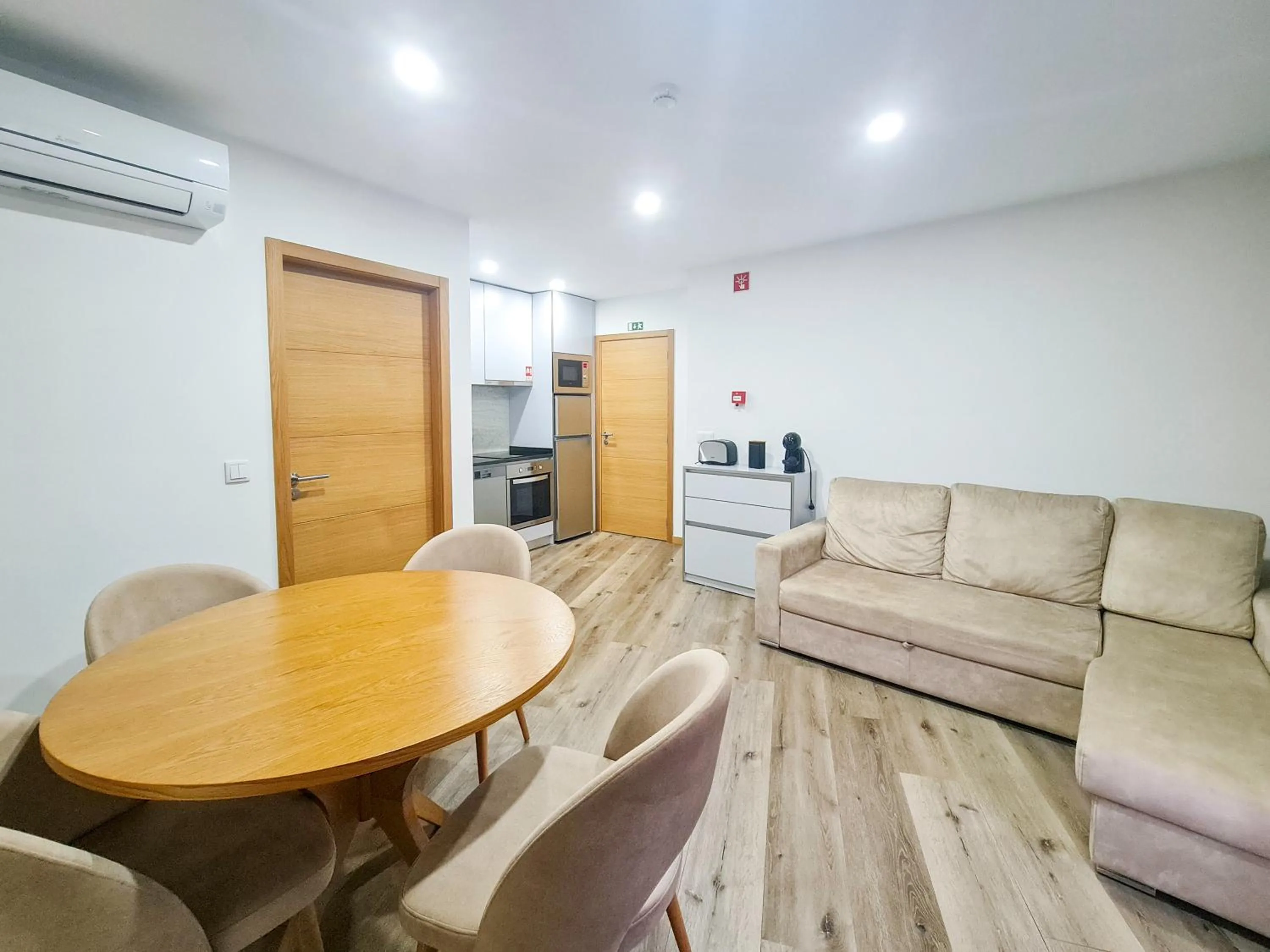 TV and multimedia in Casa d'Henrique Retreat Pool and Spa