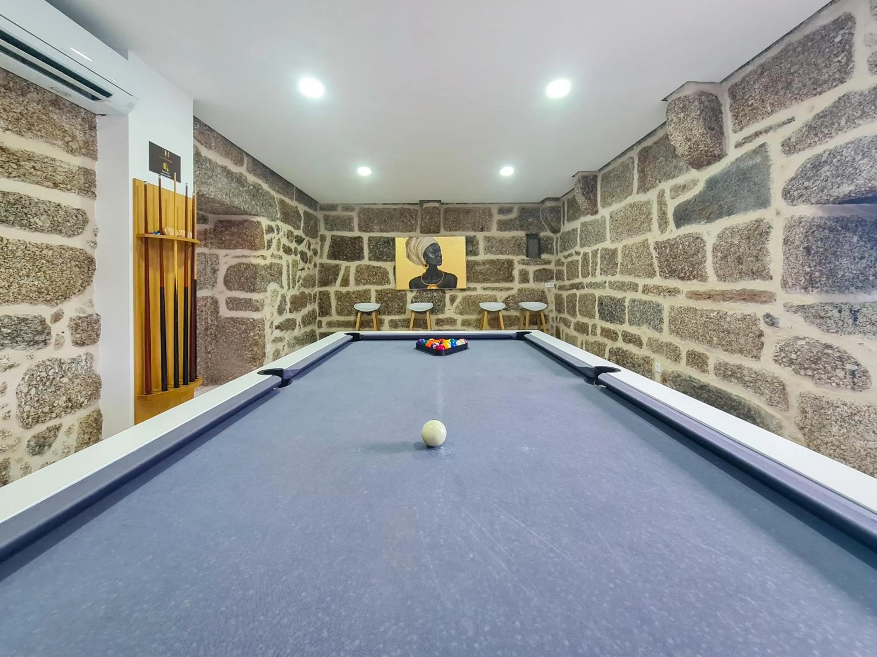 Billiard in Casa d'Henrique Retreat Pool and Spa