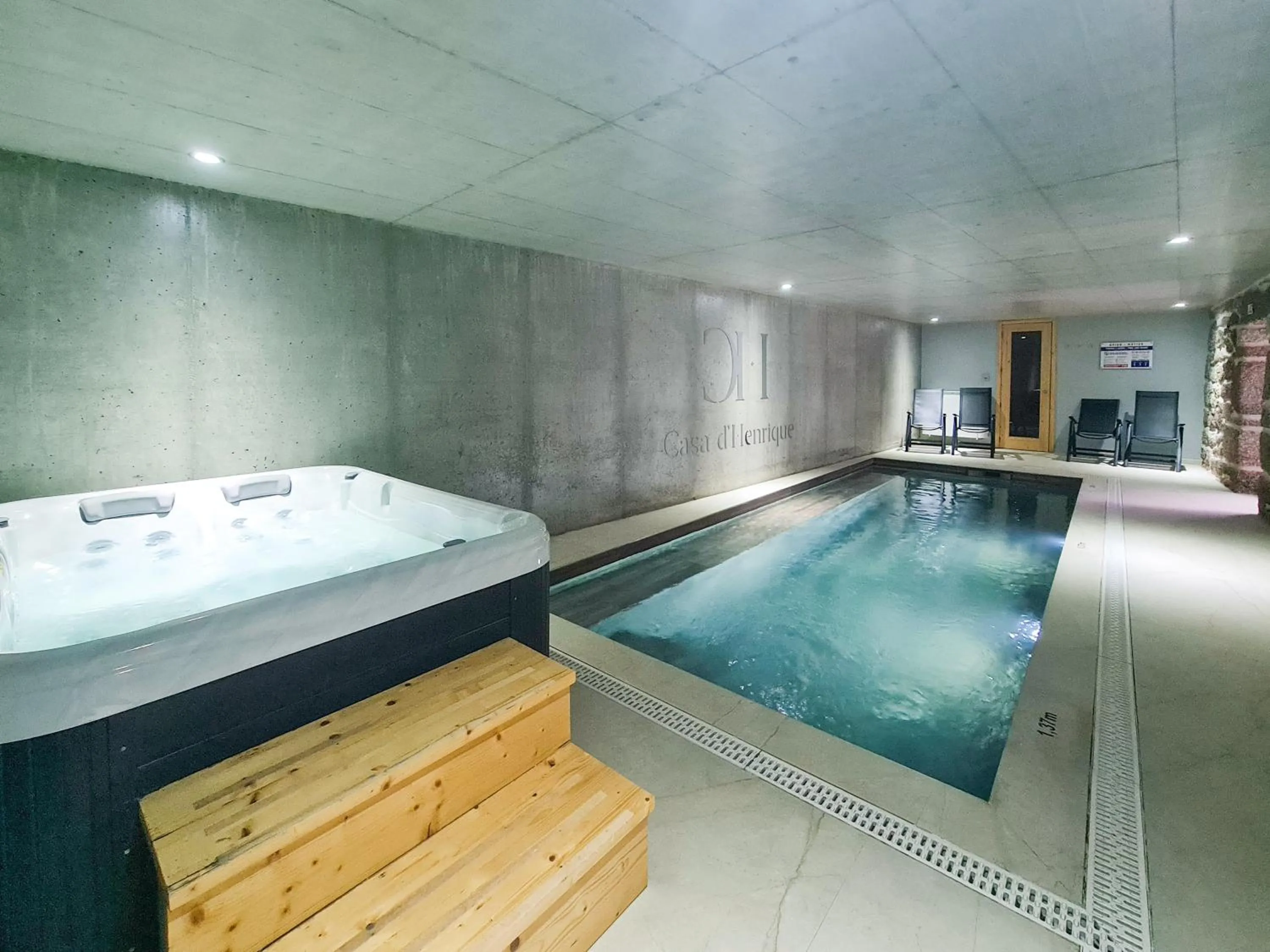 Hot Tub in Casa d'Henrique Retreat Pool and Spa