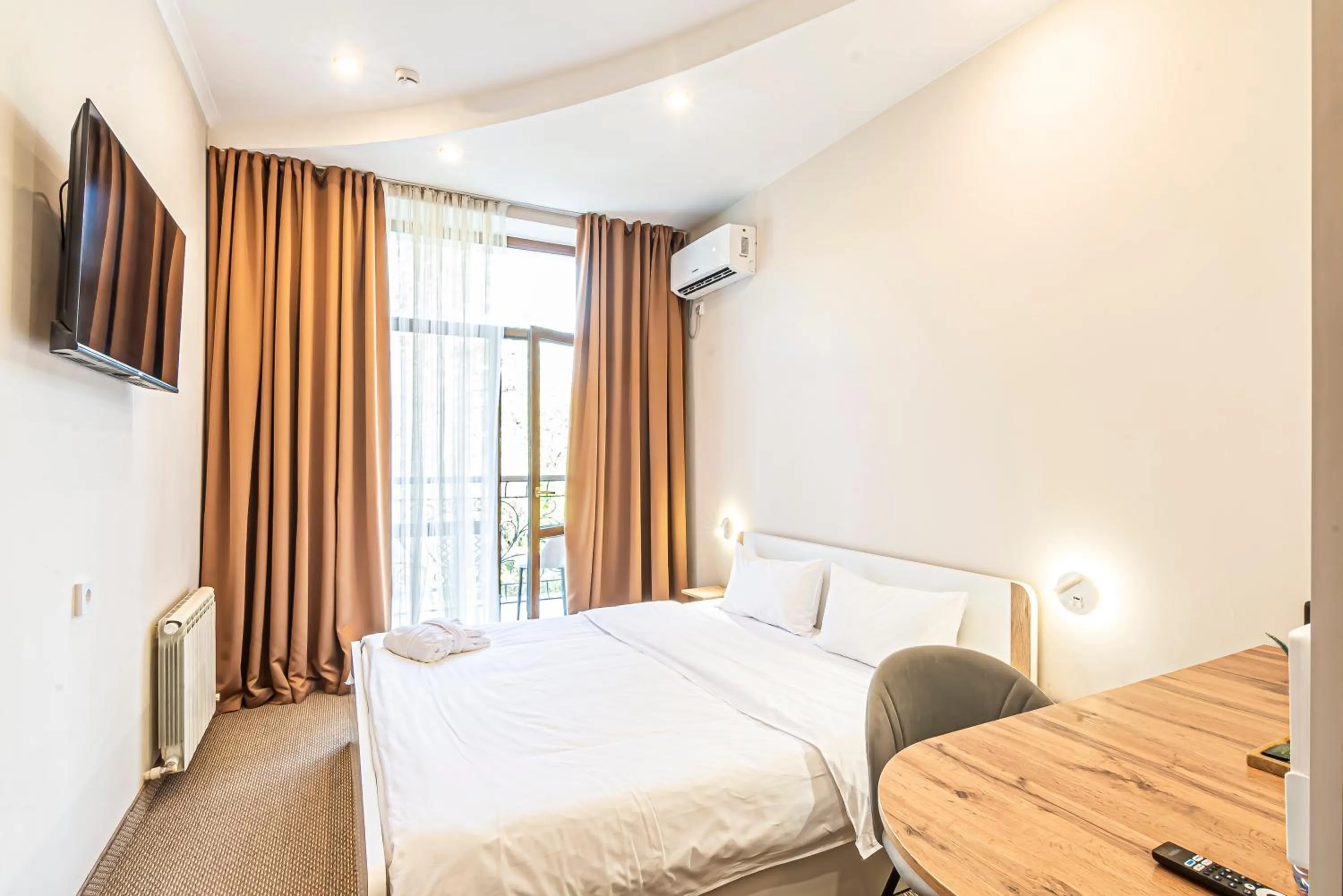Bed in AYKUN Hotel