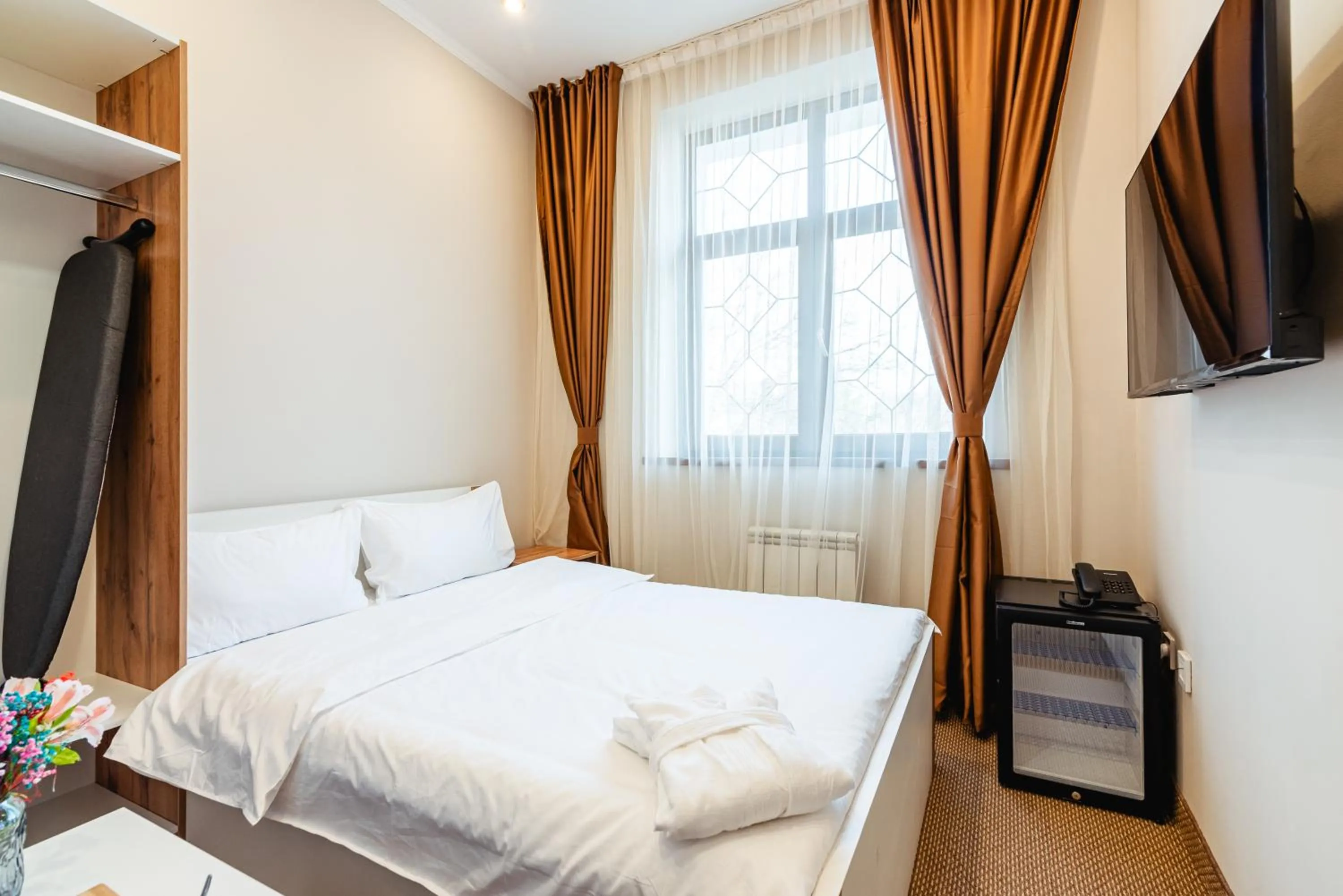 Bed in AYKUN Hotel