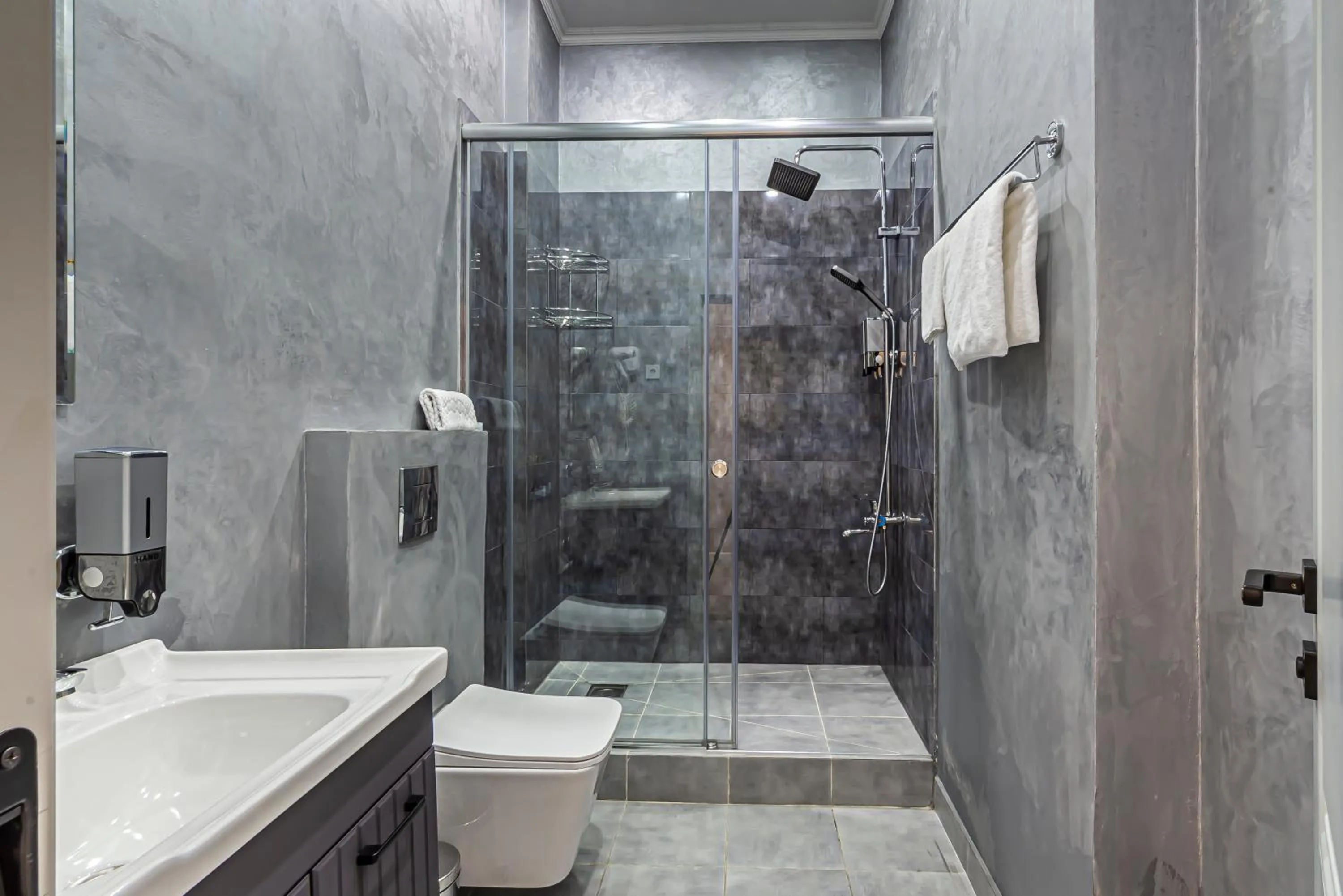 Bathroom in AYKUN Hotel