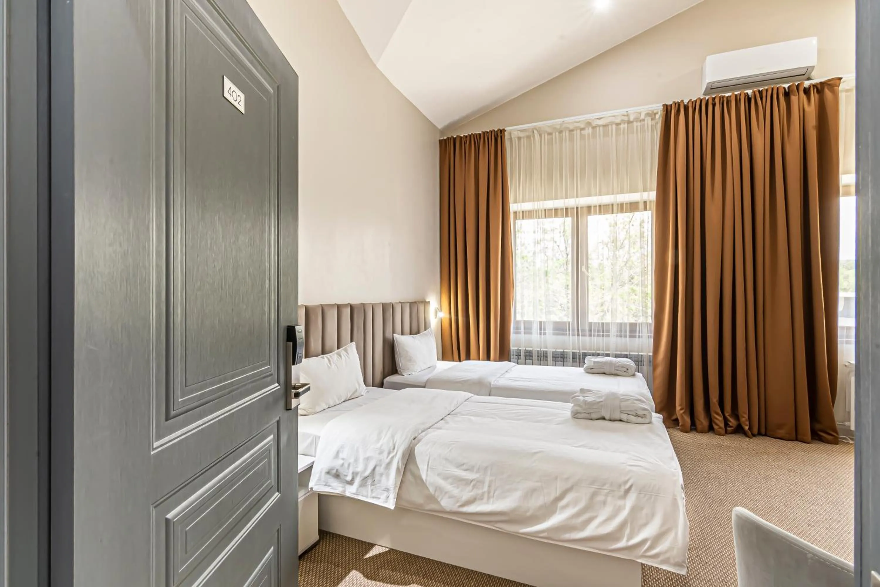Bedroom, Bed in AYKUN Hotel