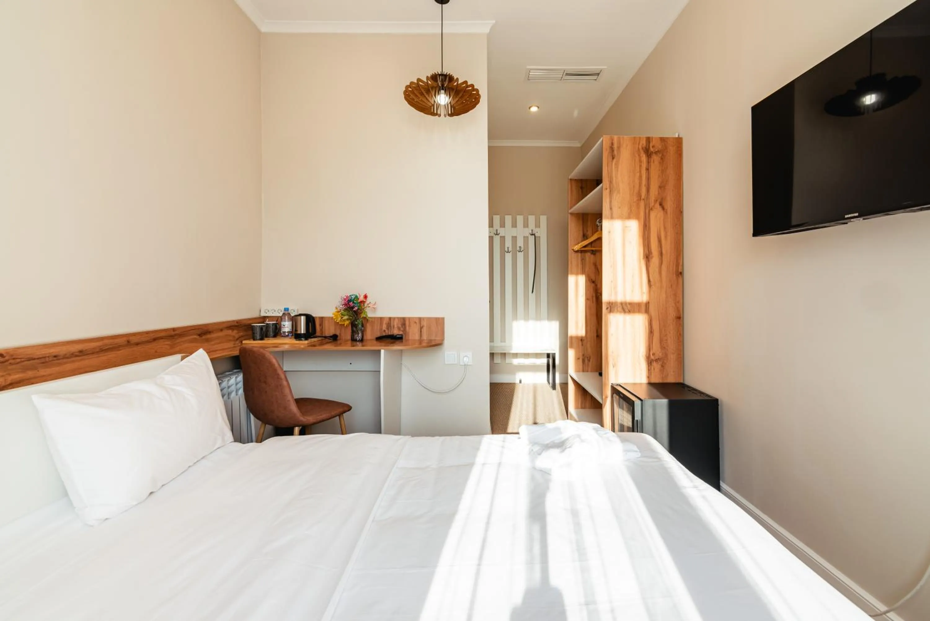 TV and multimedia, Bed in AYKUN Hotel