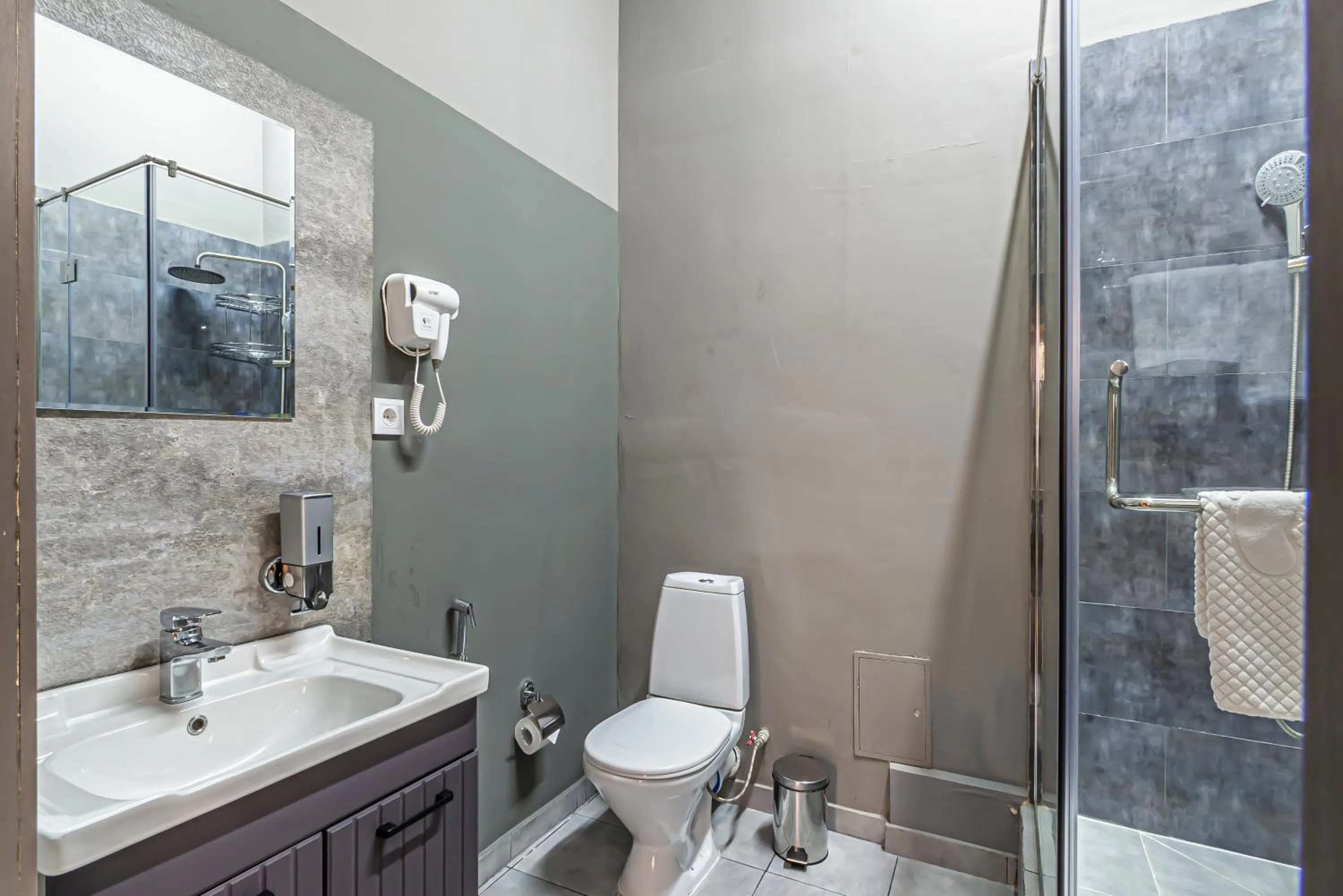 Bathroom in AYKUN Hotel