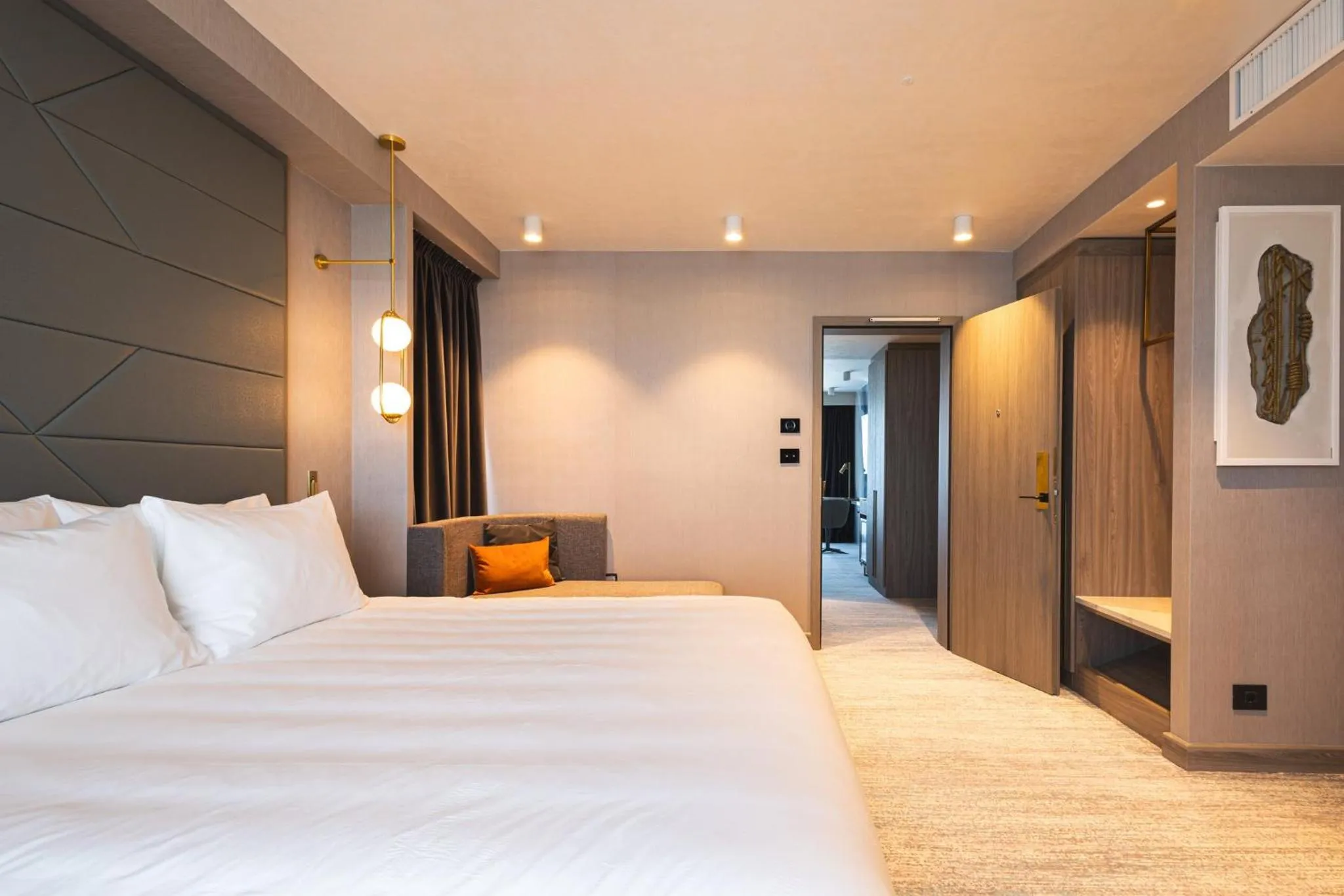 Photo of the whole room, Bed in Crowne Plaza Constanta - Mamaia Beach by IHG