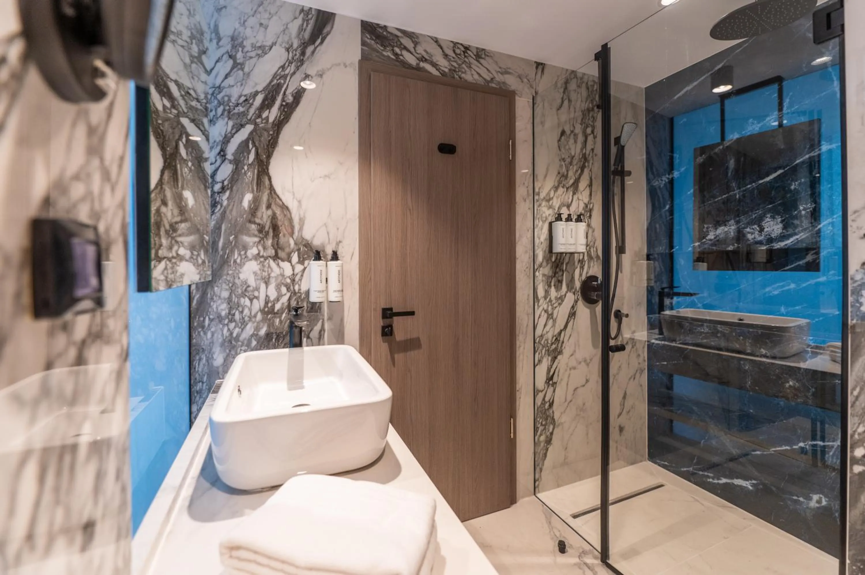 Bathroom in Crowne Plaza Constanta - Mamaia Beach by IHG