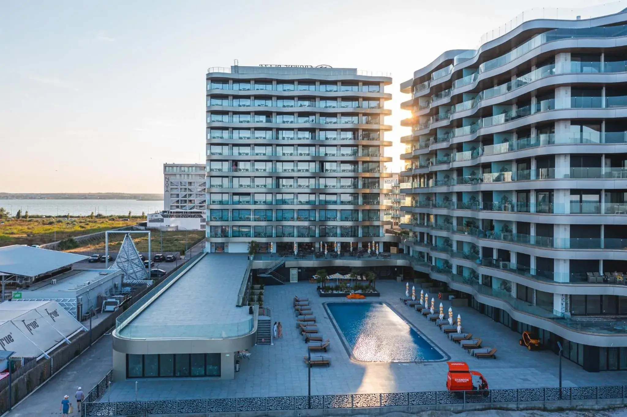 Property building in Crowne Plaza Constanta - Mamaia Beach by IHG Property building in Crowne Plaza Constanta - Mamaia Beach by IHG