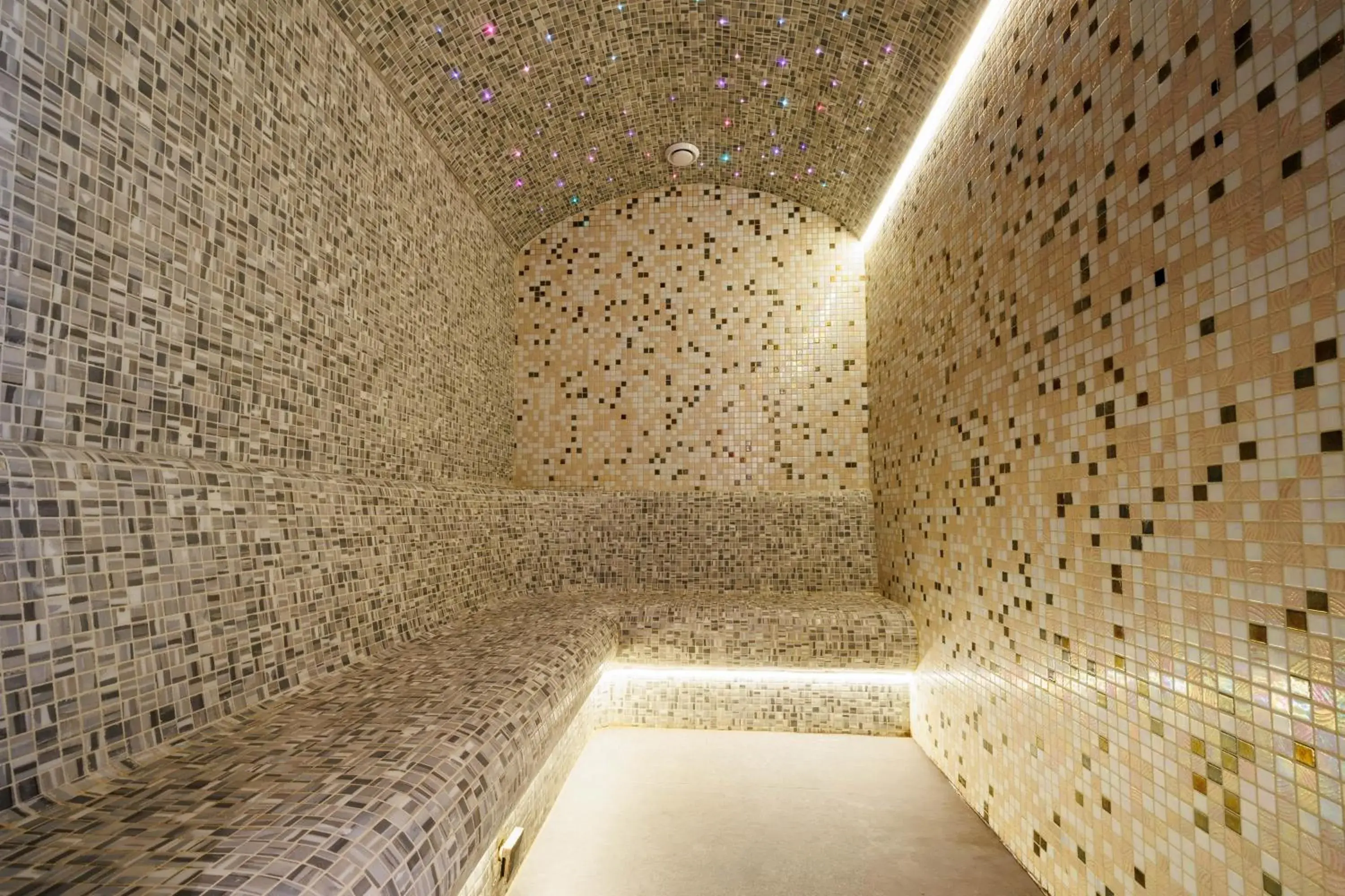 Spa and wellness centre/facilities in Crowne Plaza Constanta - Mamaia Beach by IHG Spa and wellness centre/facilities in Crowne Plaza Constanta - Mamaia Beach by IHG