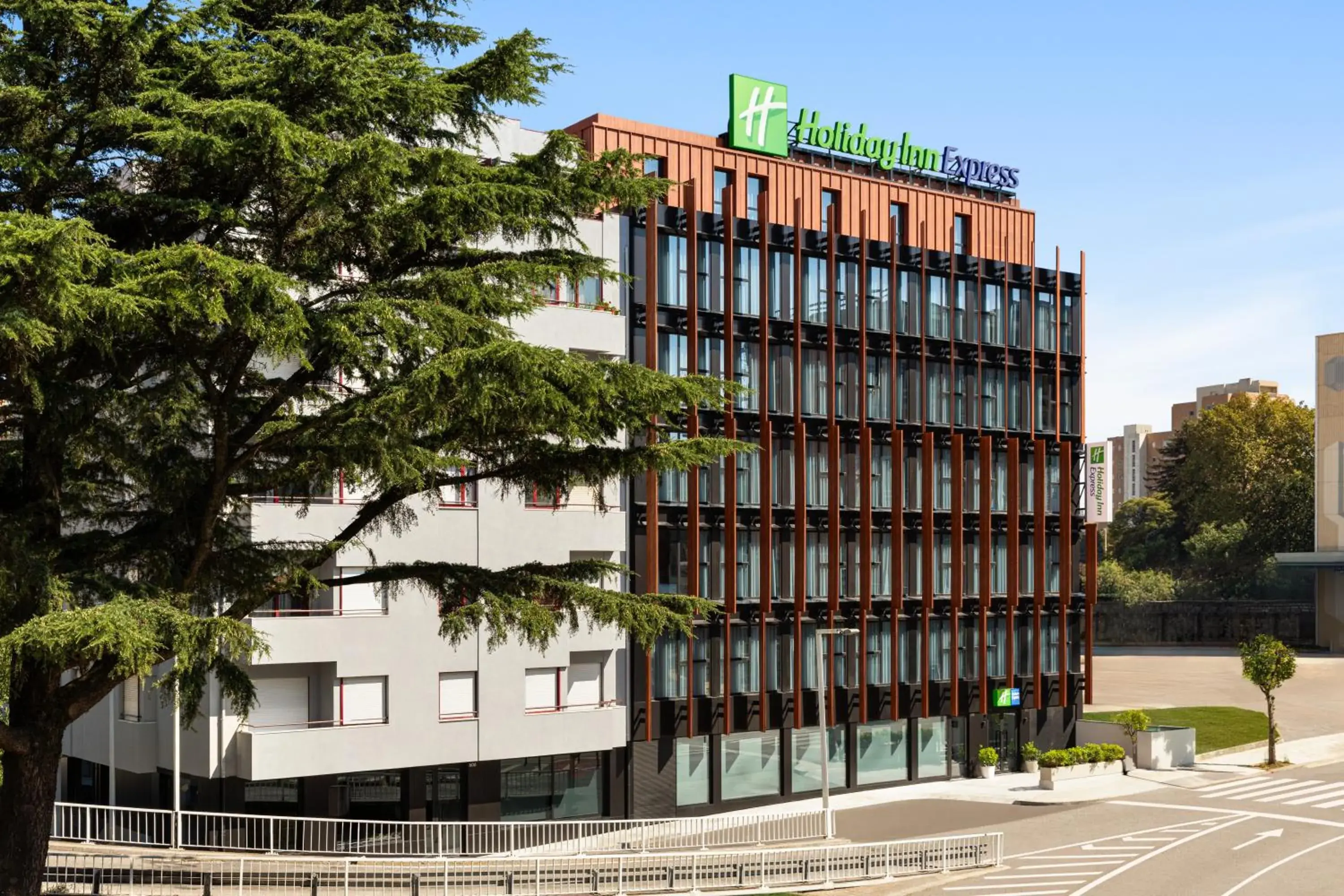 Property building in Holiday Inn Express Porto - Boavista by IHG Property building in Holiday Inn Express Porto - Boavista by IHG