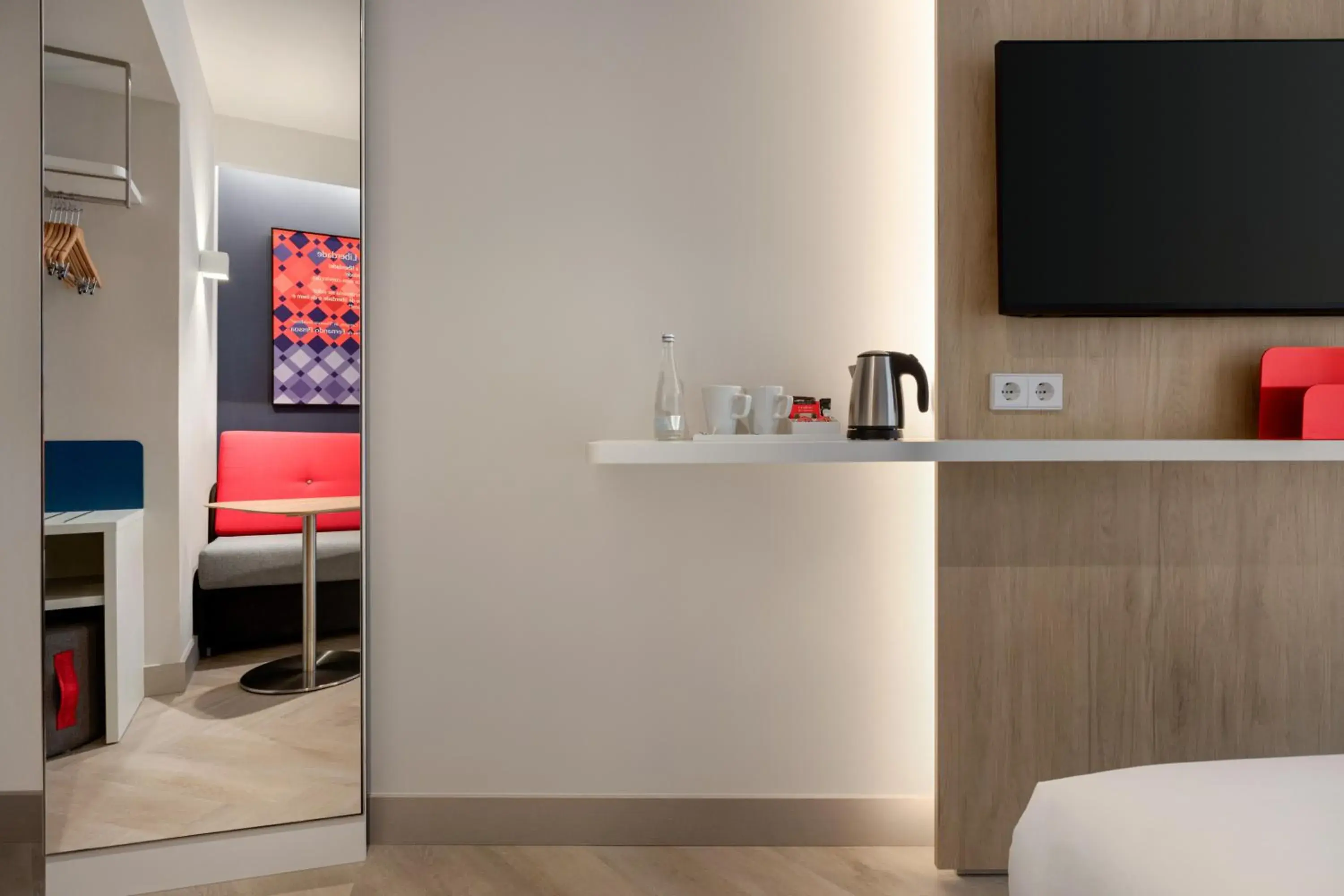 Decorative detail, Bed in Holiday Inn Express Porto - Boavista by IHG Decorative detail, Bed in Holiday Inn Express Porto - Boavista by IHG