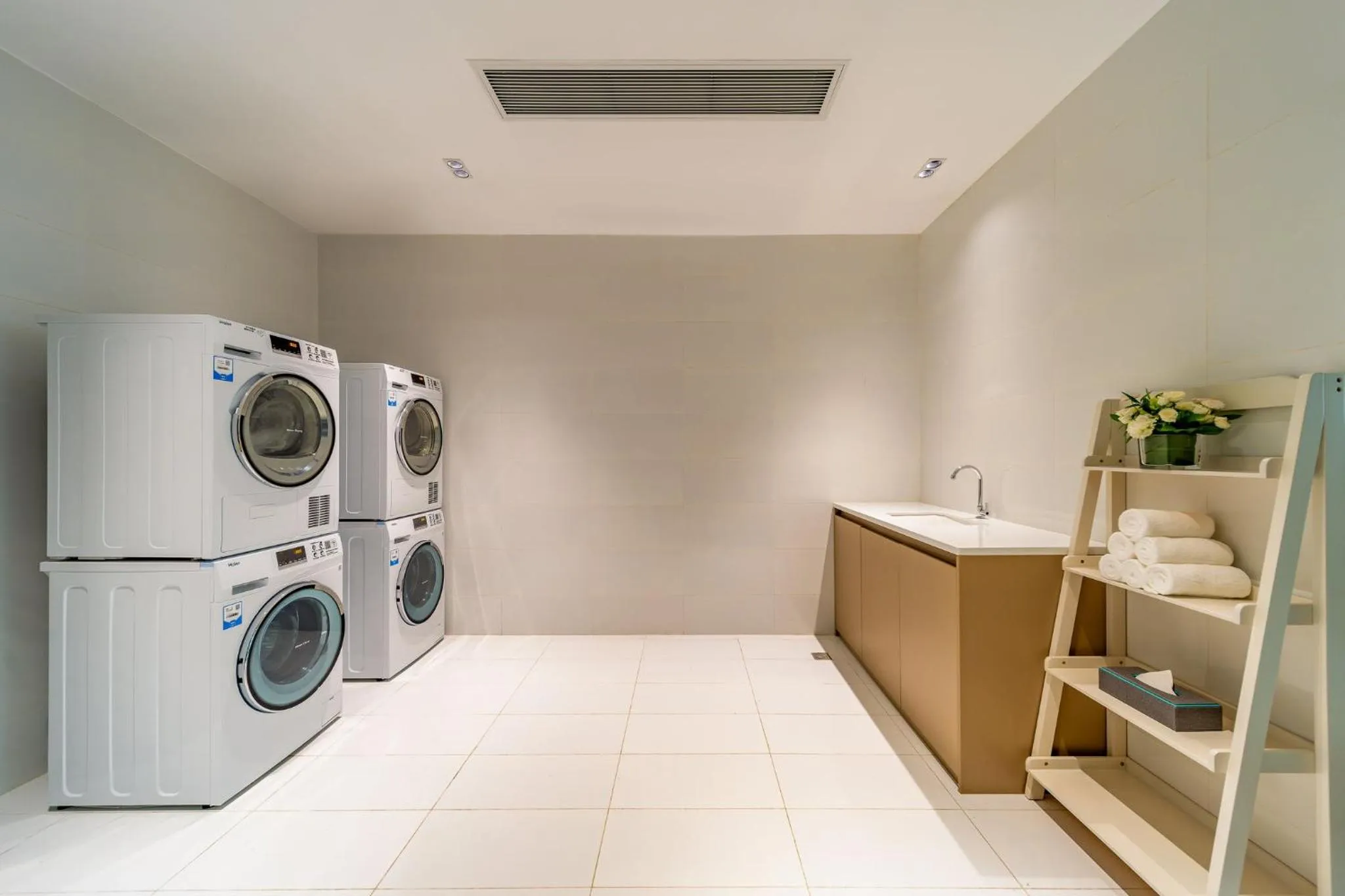 Other, Kitchen/Kitchenette in Holiday Inn Express Zhuhai Guishan Island, an IHG Hotel