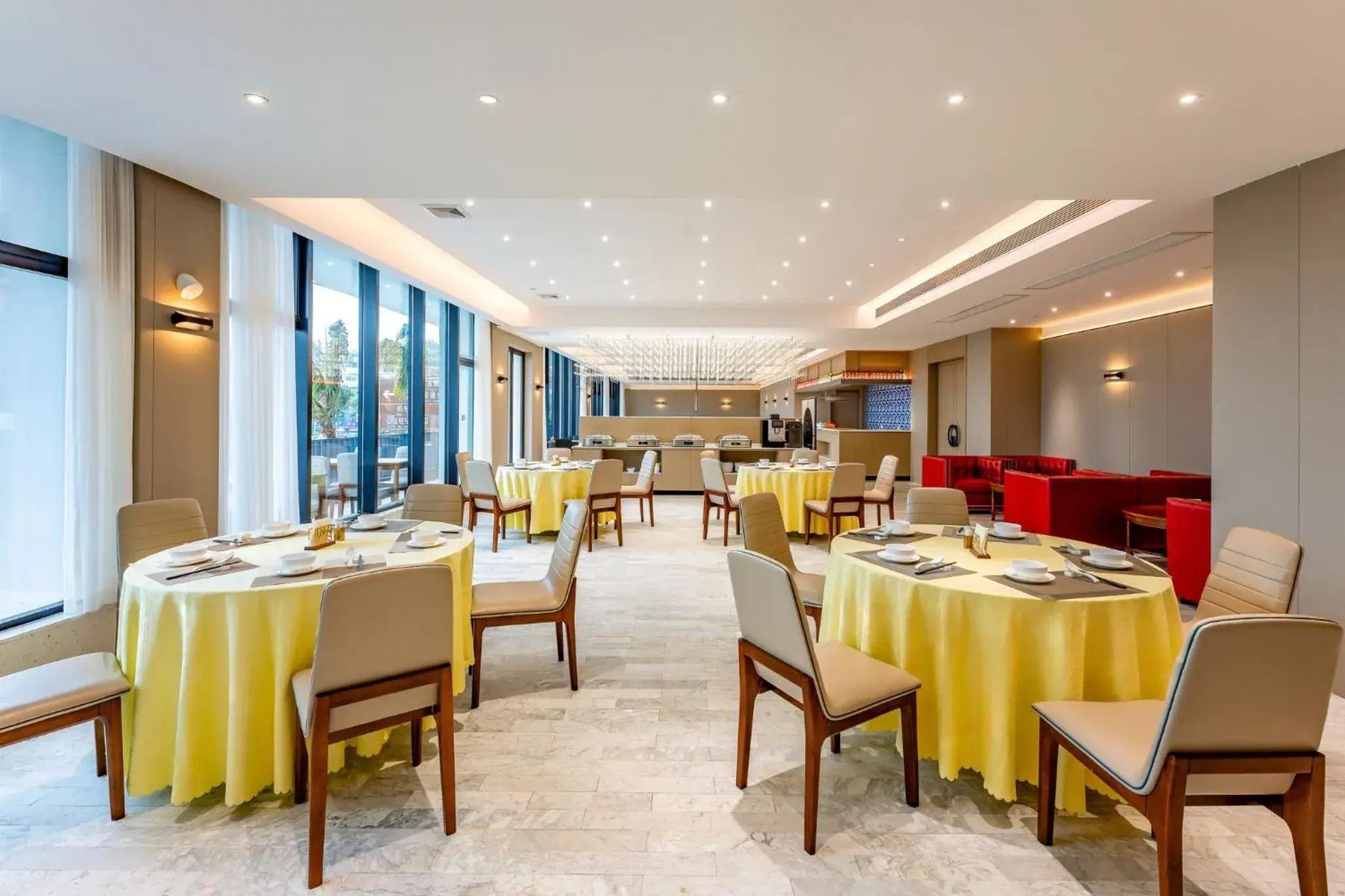 Restaurant/Places to Eat in Holiday Inn Express Zhuhai Guishan Island, an IHG Hotel Restaurant/Places to Eat in Holiday Inn Express Zhuhai Guishan Island, an IHG Hotel
