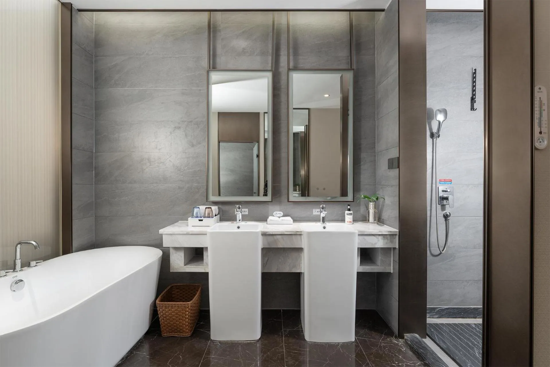 Toilet in Holiday Inn Express Pingchang by IHG