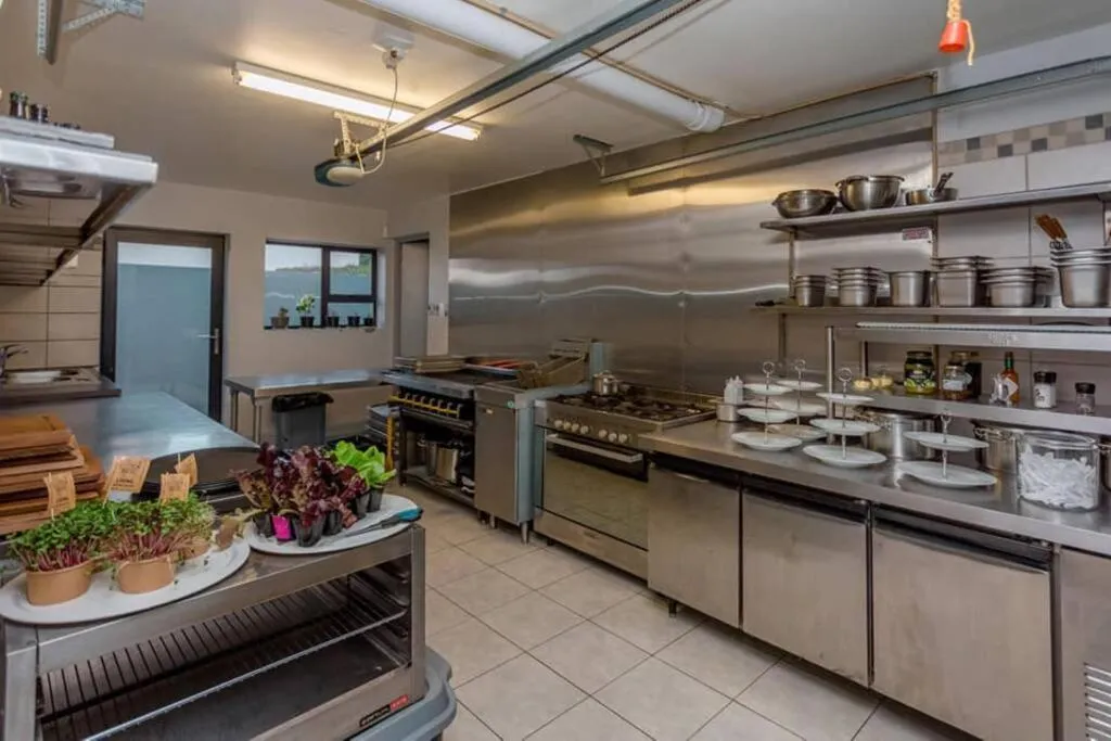 Kitchen or kitchenette in 65onCliff