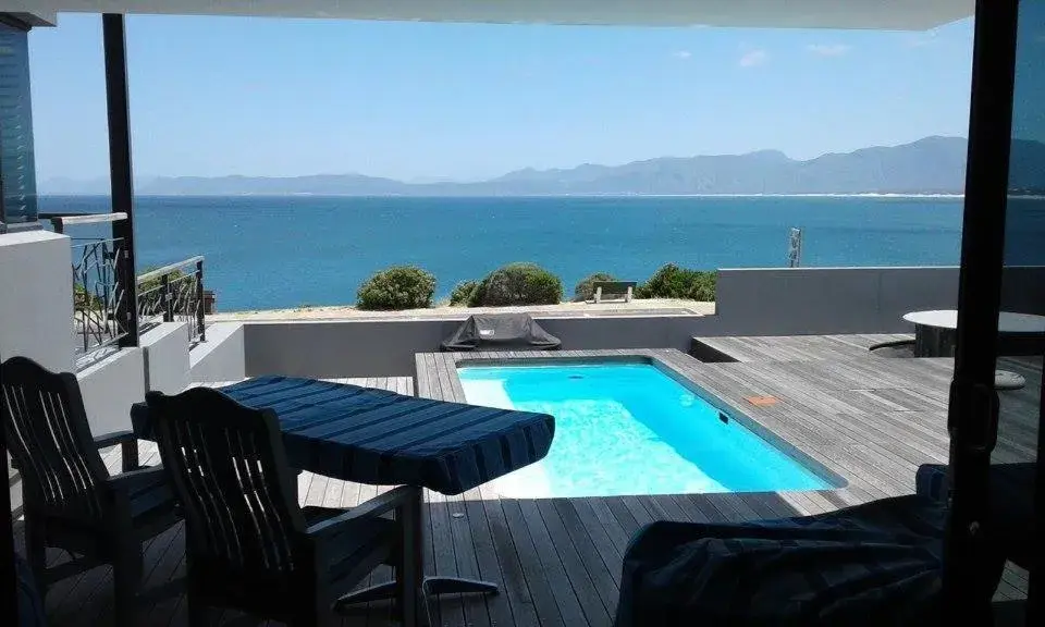 Swimming pool in 65onCliff Swimming pool in 65onCliff