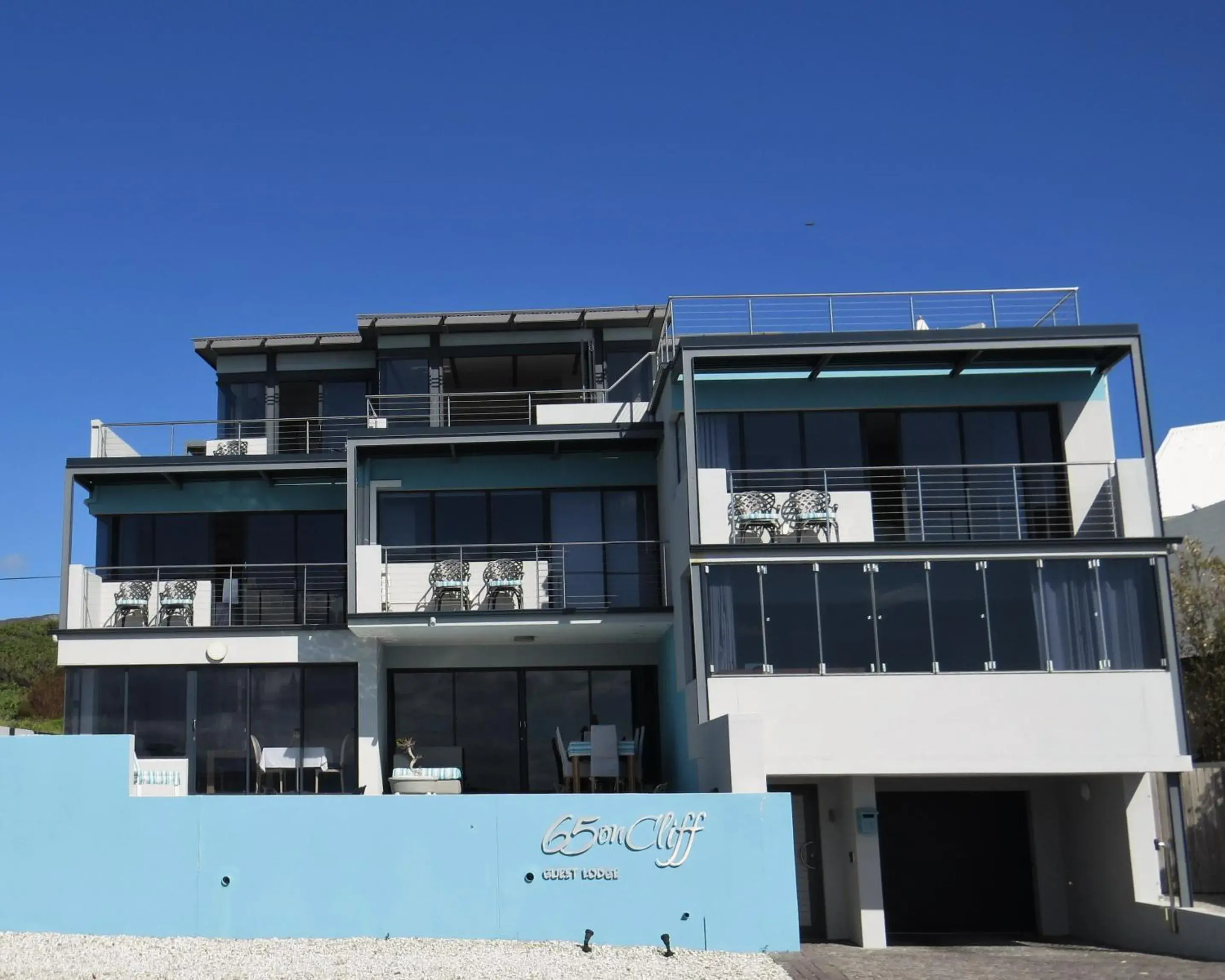 Property building in 65onCliff Property building in 65onCliff