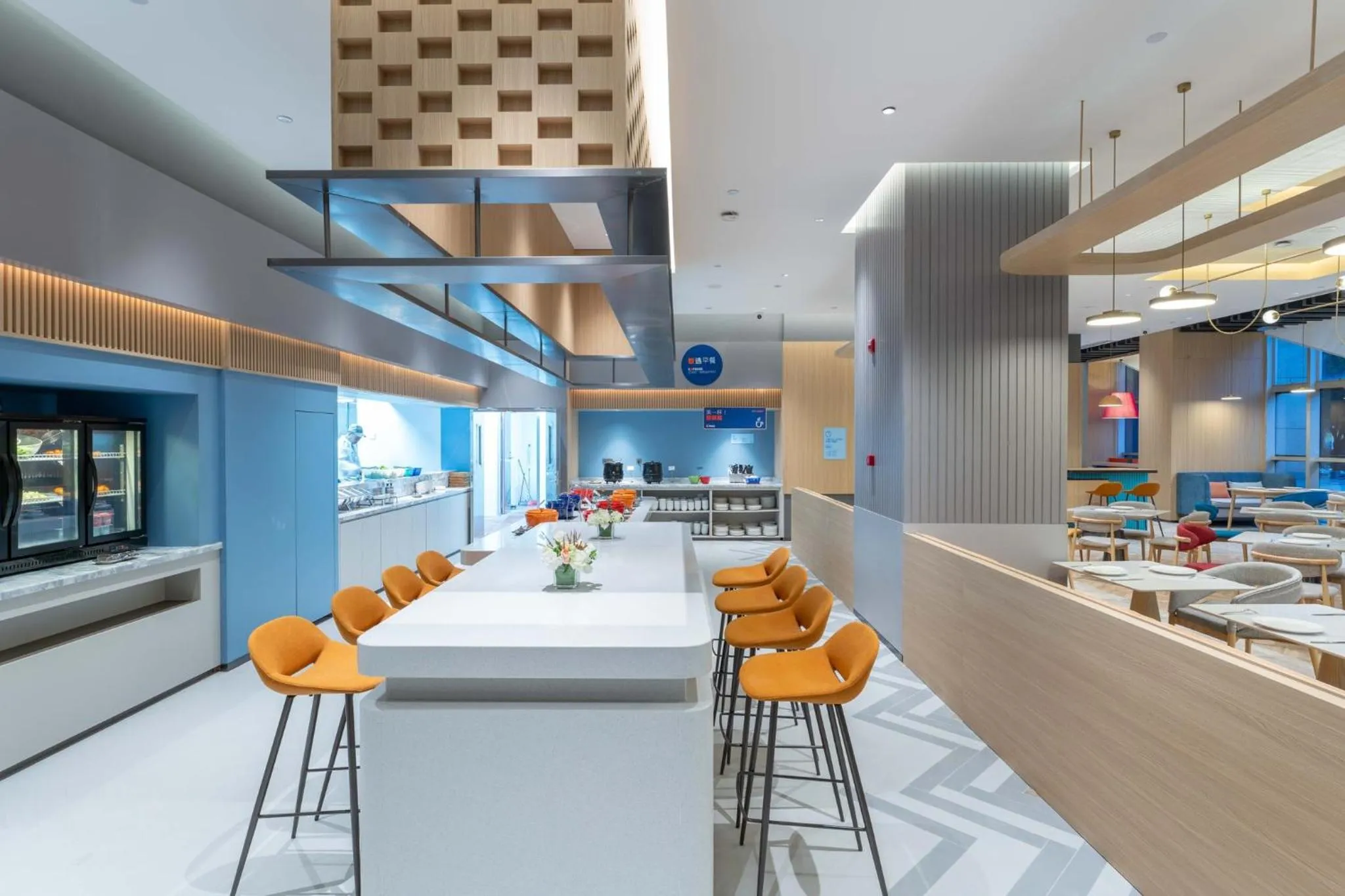 Restaurant/places to eat in Holiday Inn Express Xiamen Jimei New Town by IHG