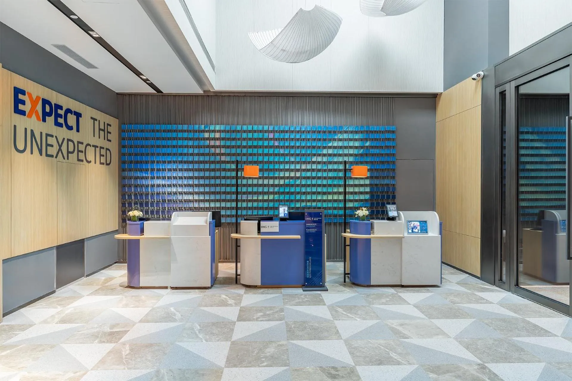 Lobby or reception in Holiday Inn Express Xiamen Jimei New Town by IHG