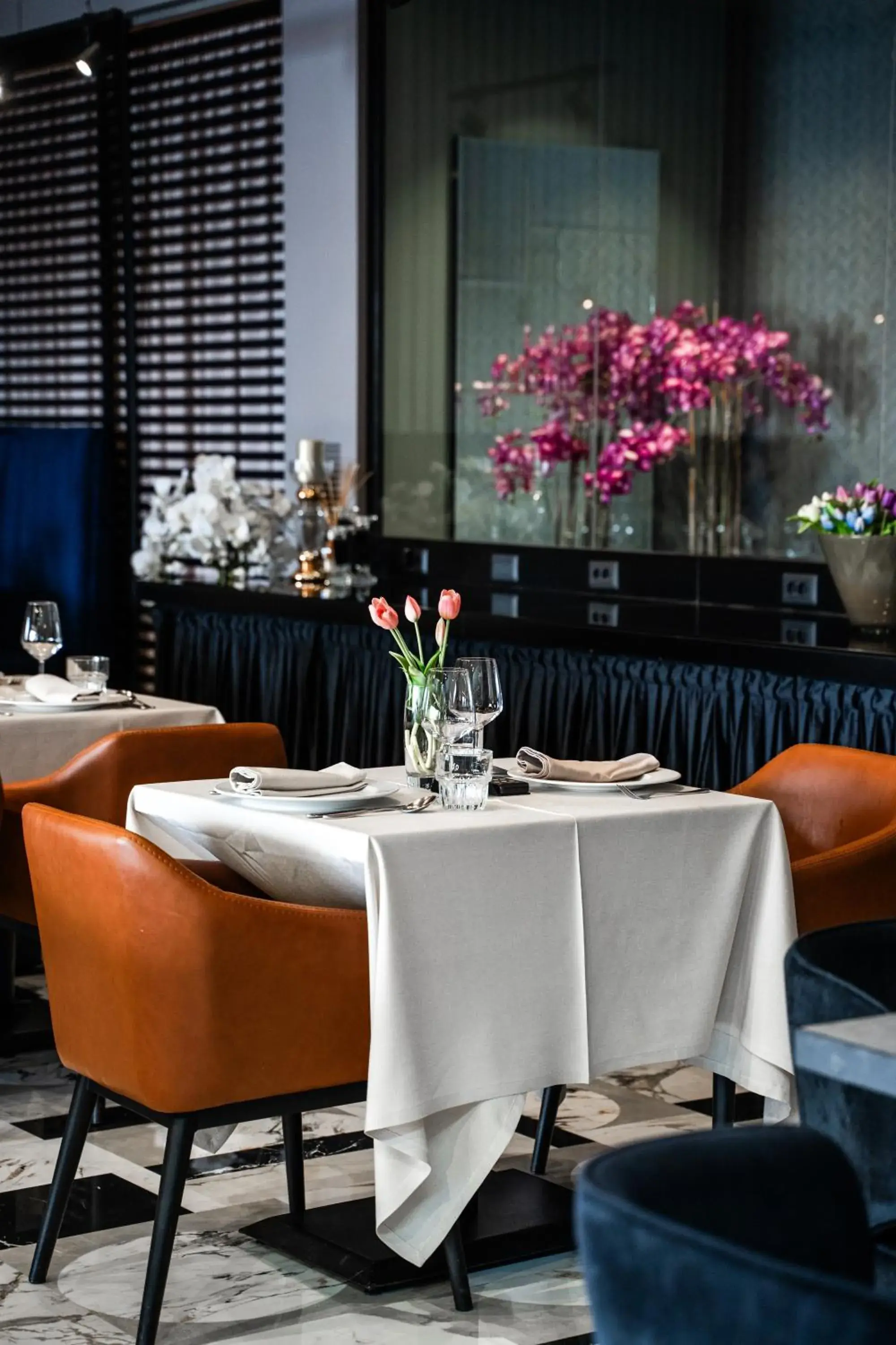 Restaurant/places to eat in Demi Hotel Restaurant/places to eat in Demi Hotel