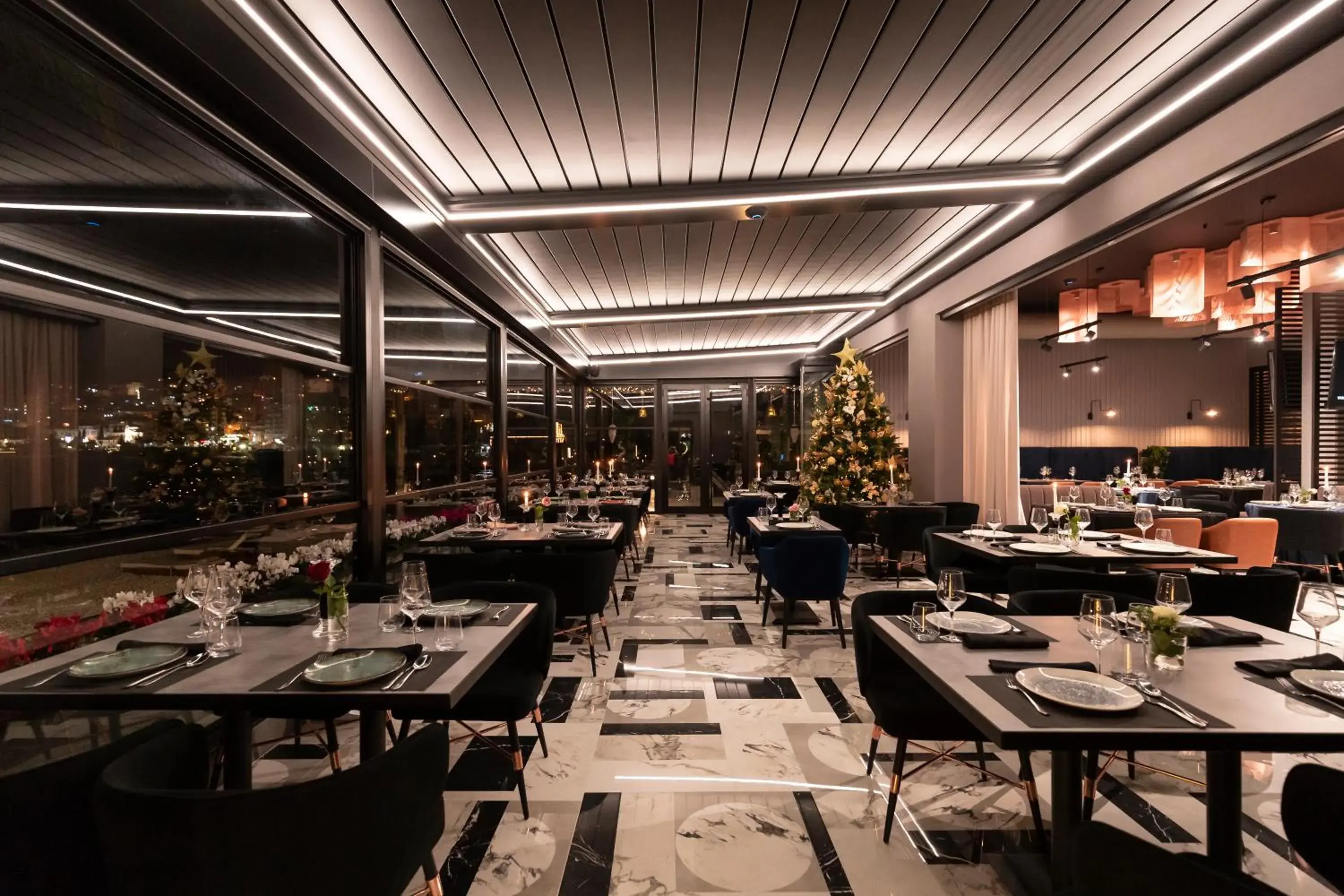 Restaurant/places to eat in Demi Hotel Restaurant/places to eat in Demi Hotel