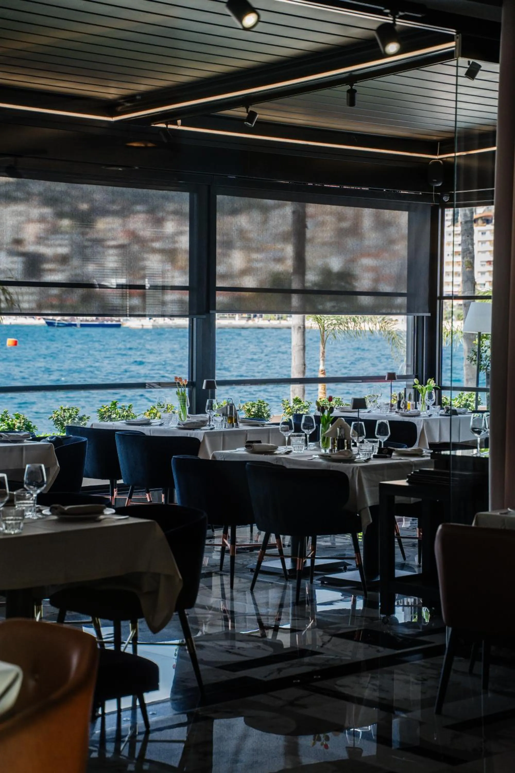 Restaurant/places to eat in Demi Hotel