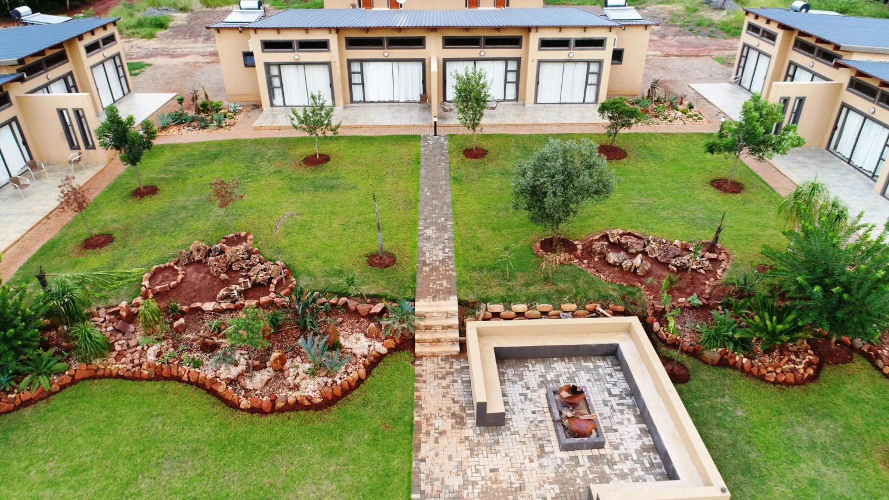 Patio in Manor Hills Guest Lodge