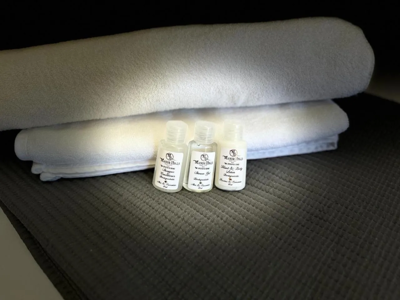 Property building, Bed in Manor Hills Guest Lodge