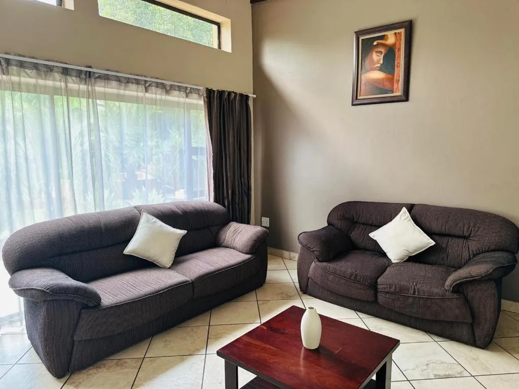 Kitchen or kitchenette in Manor Hills Guest Lodge